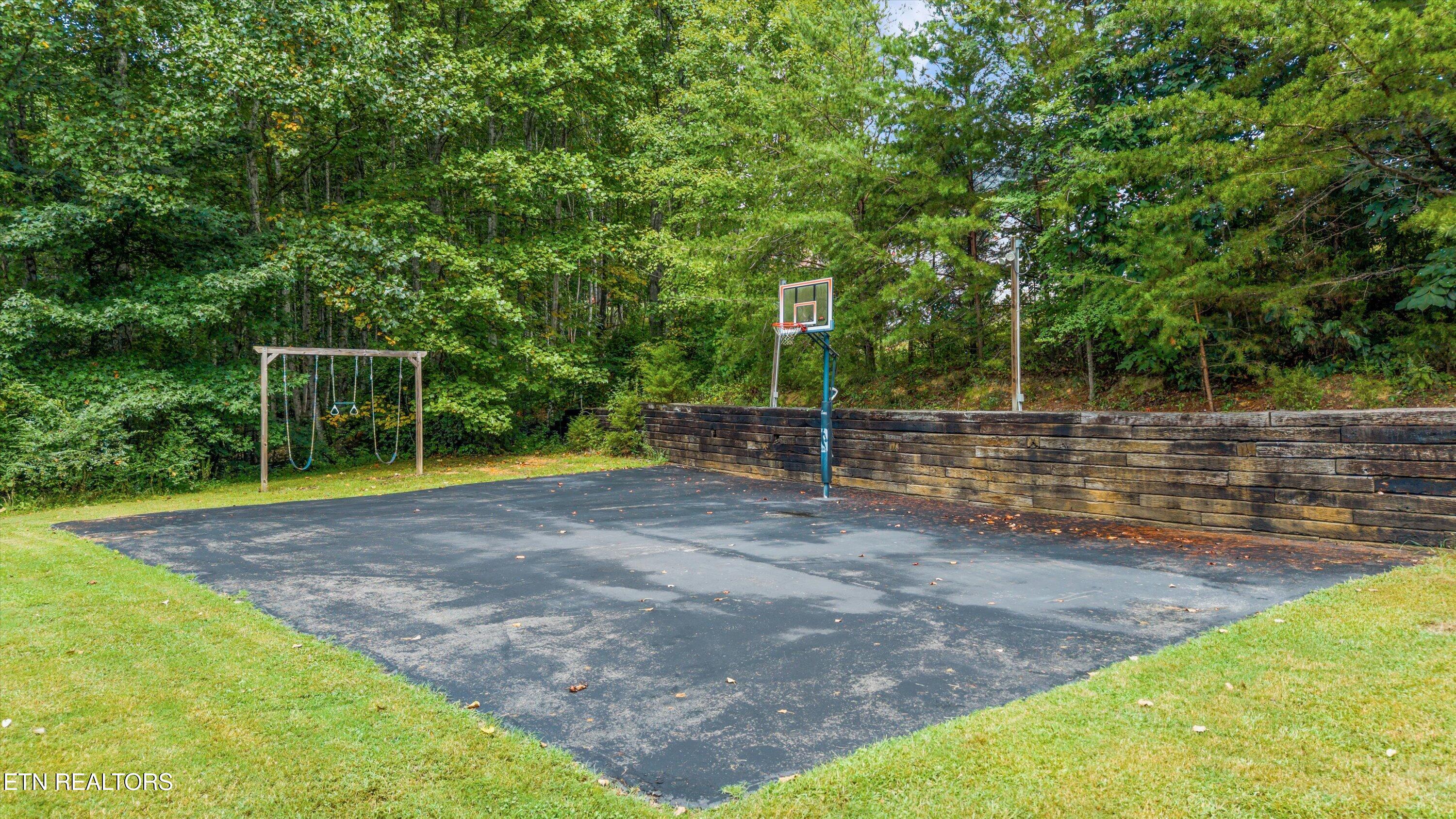 8127 Campbells Point Road Corryton TN 37721