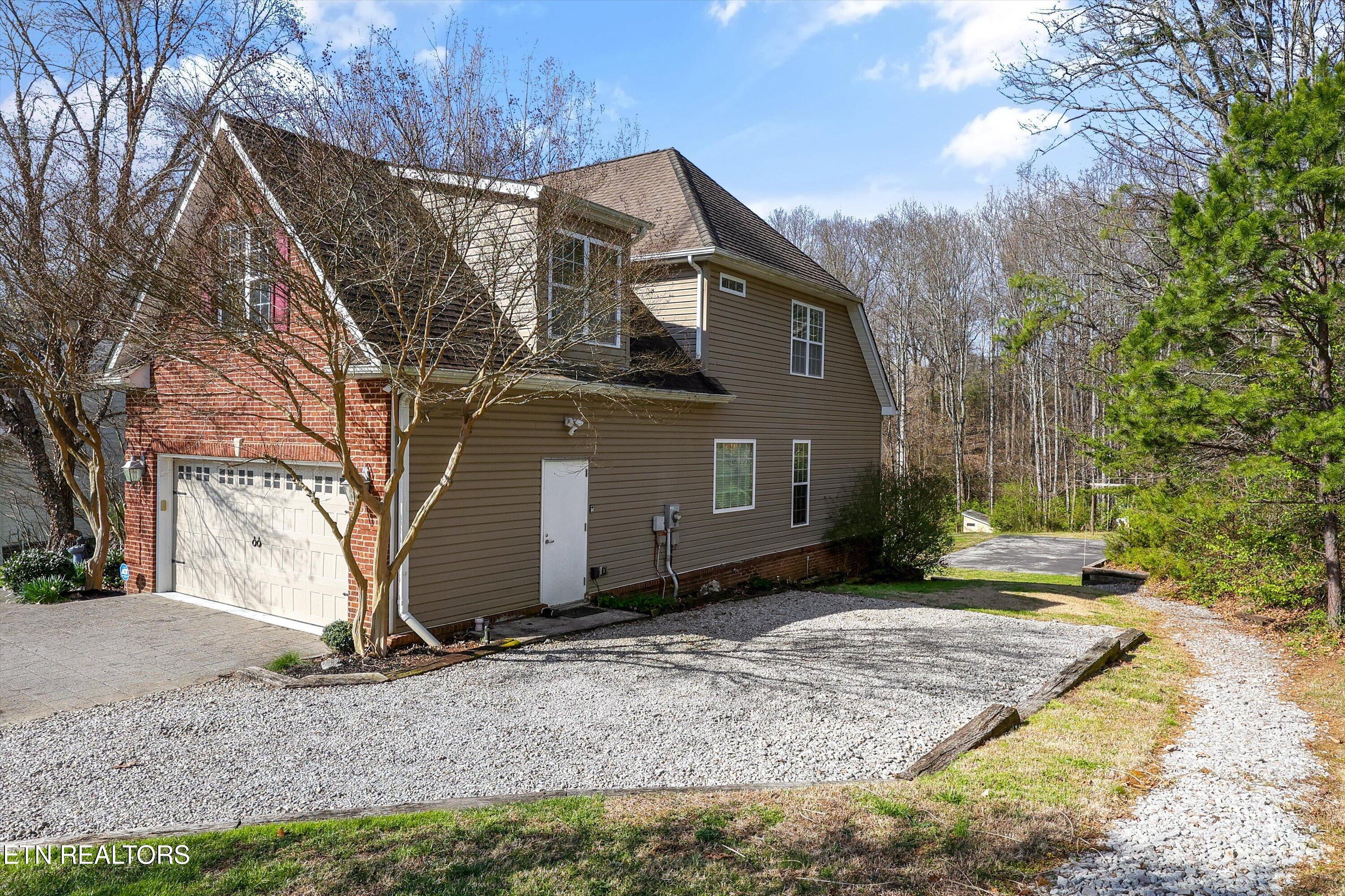 8127 Campbells Point Road Corryton TN 37721