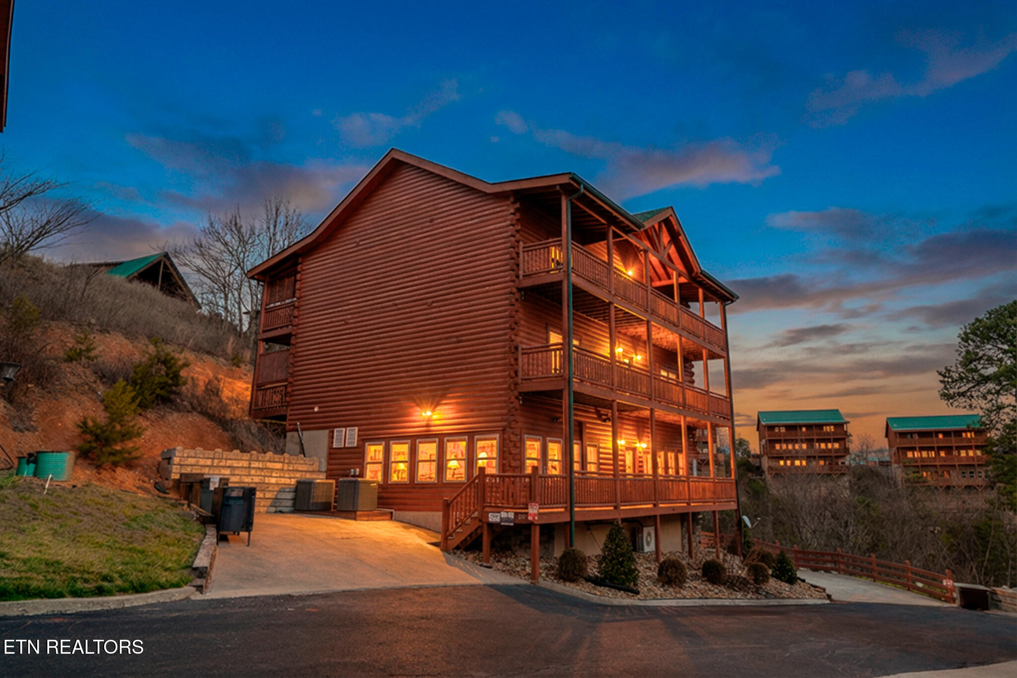 2517 Laurel Point Way Sevierville TN 37862