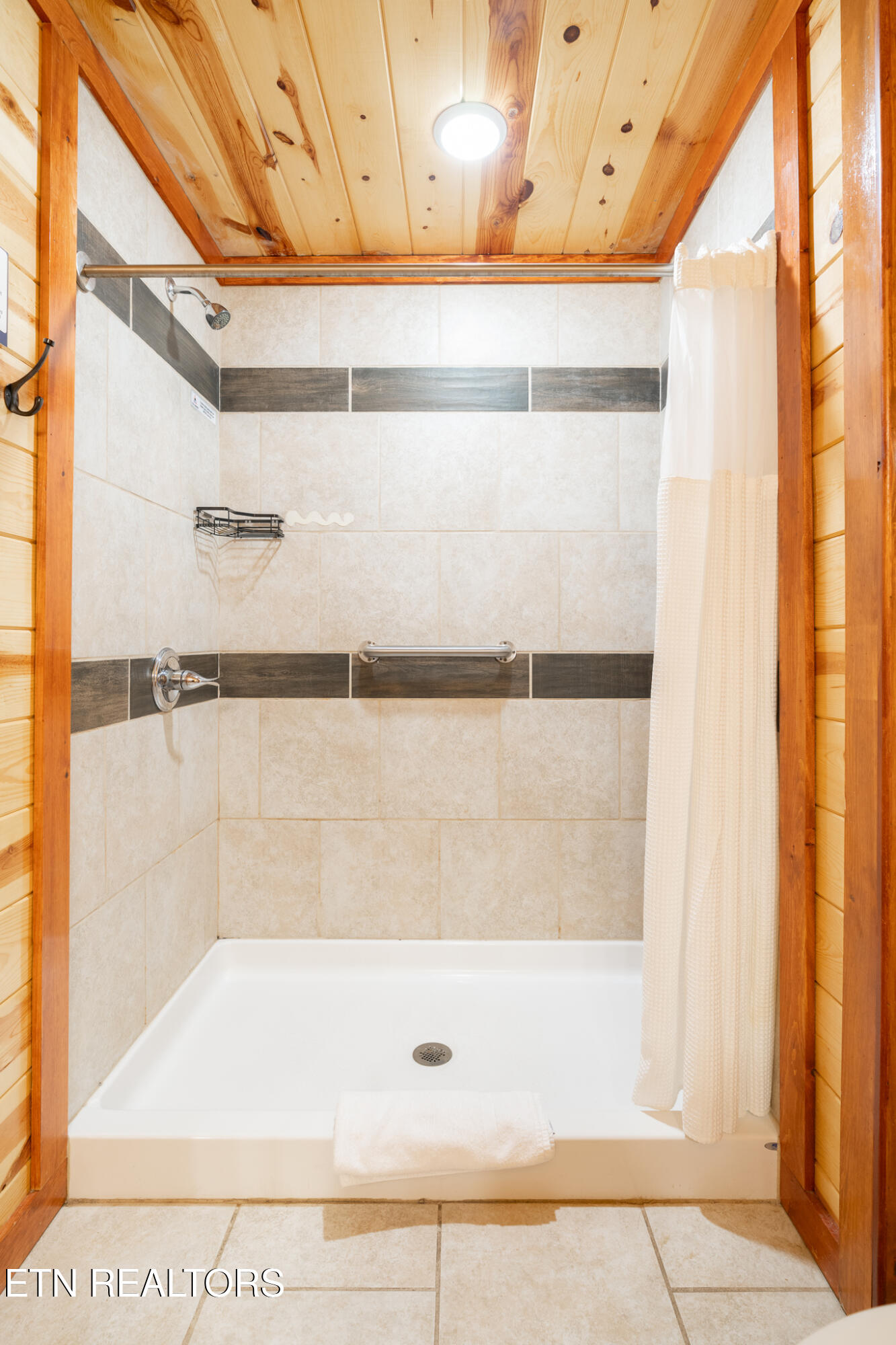 2517 Laurel Point Way Sevierville TN 37862