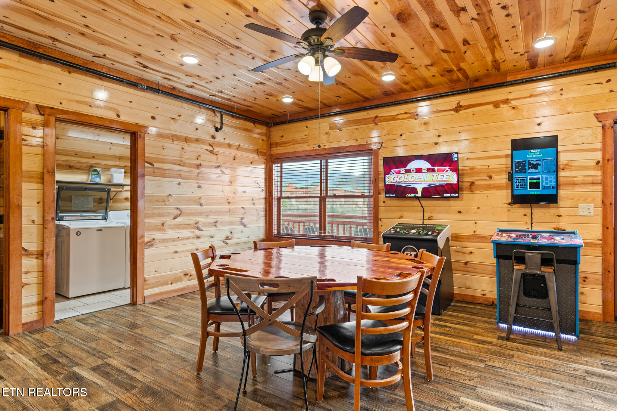 2517 Laurel Point Way Sevierville TN 37862