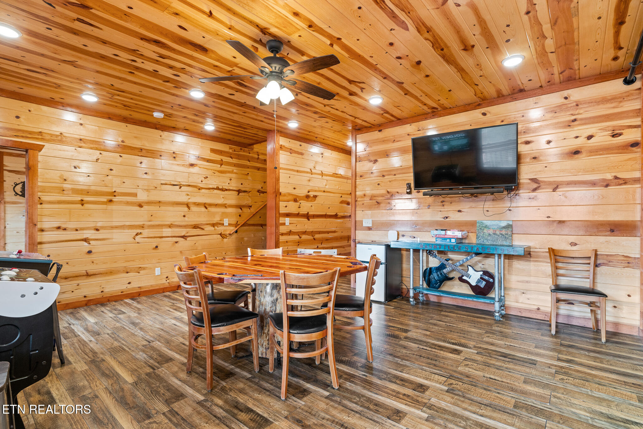 2517 Laurel Point Way Sevierville TN 37862