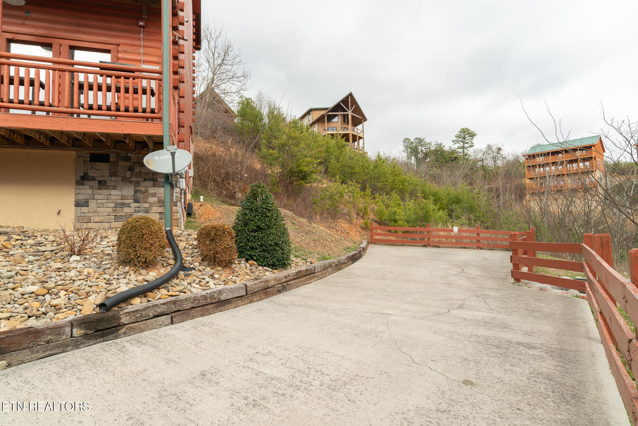 2517 Laurel Point Way Sevierville TN 37862