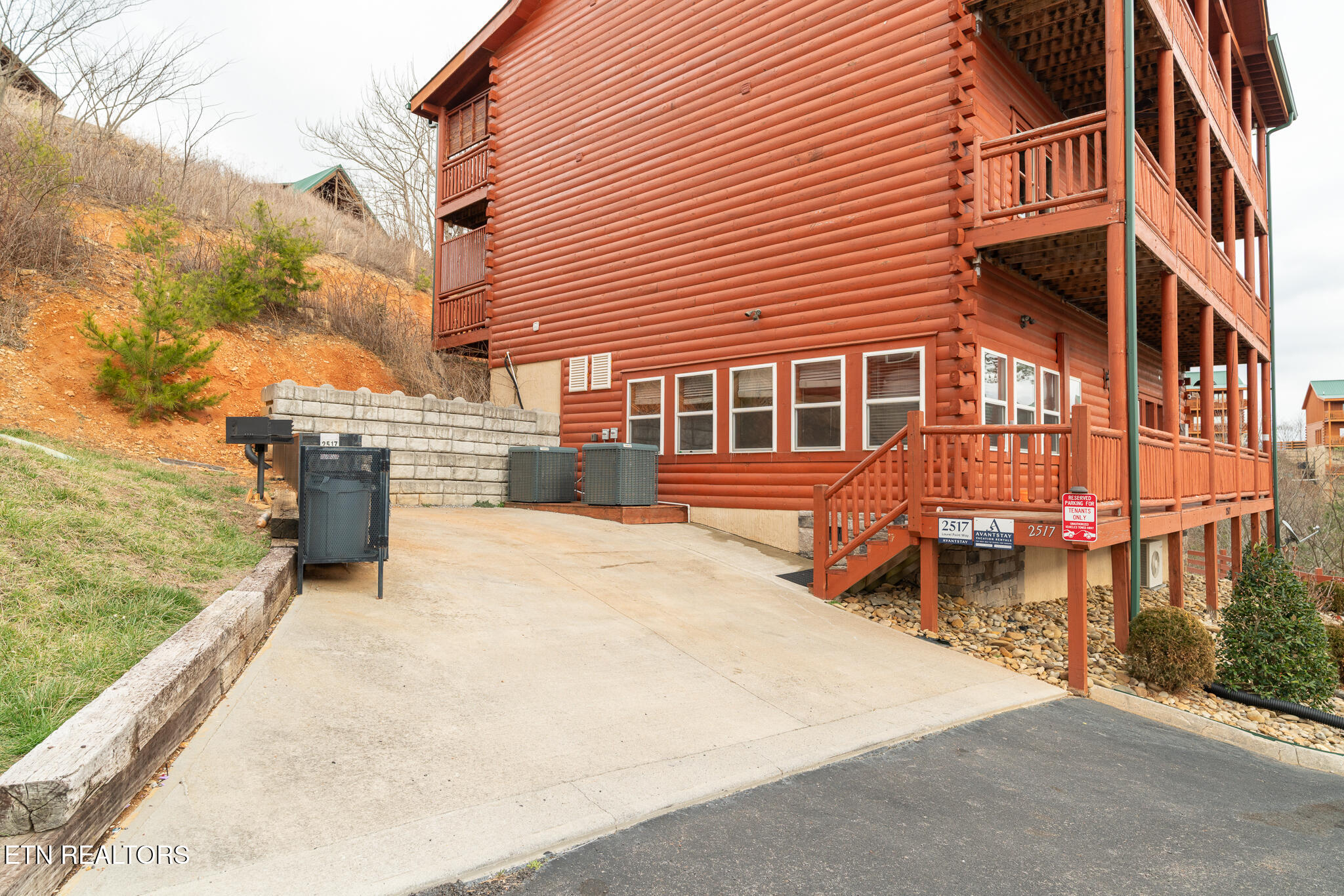 2517 Laurel Point Way Sevierville TN 37862