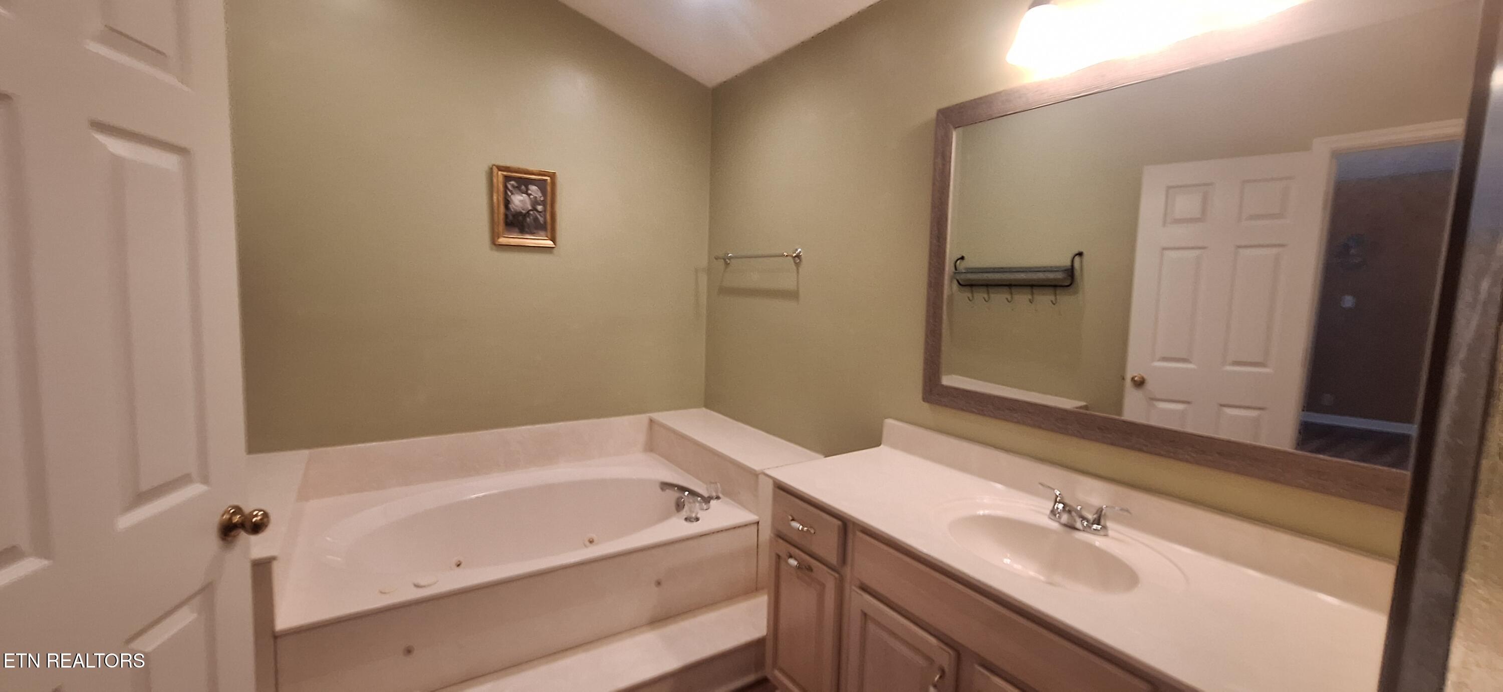 7905 Whitcomb Road Powell TN 37849