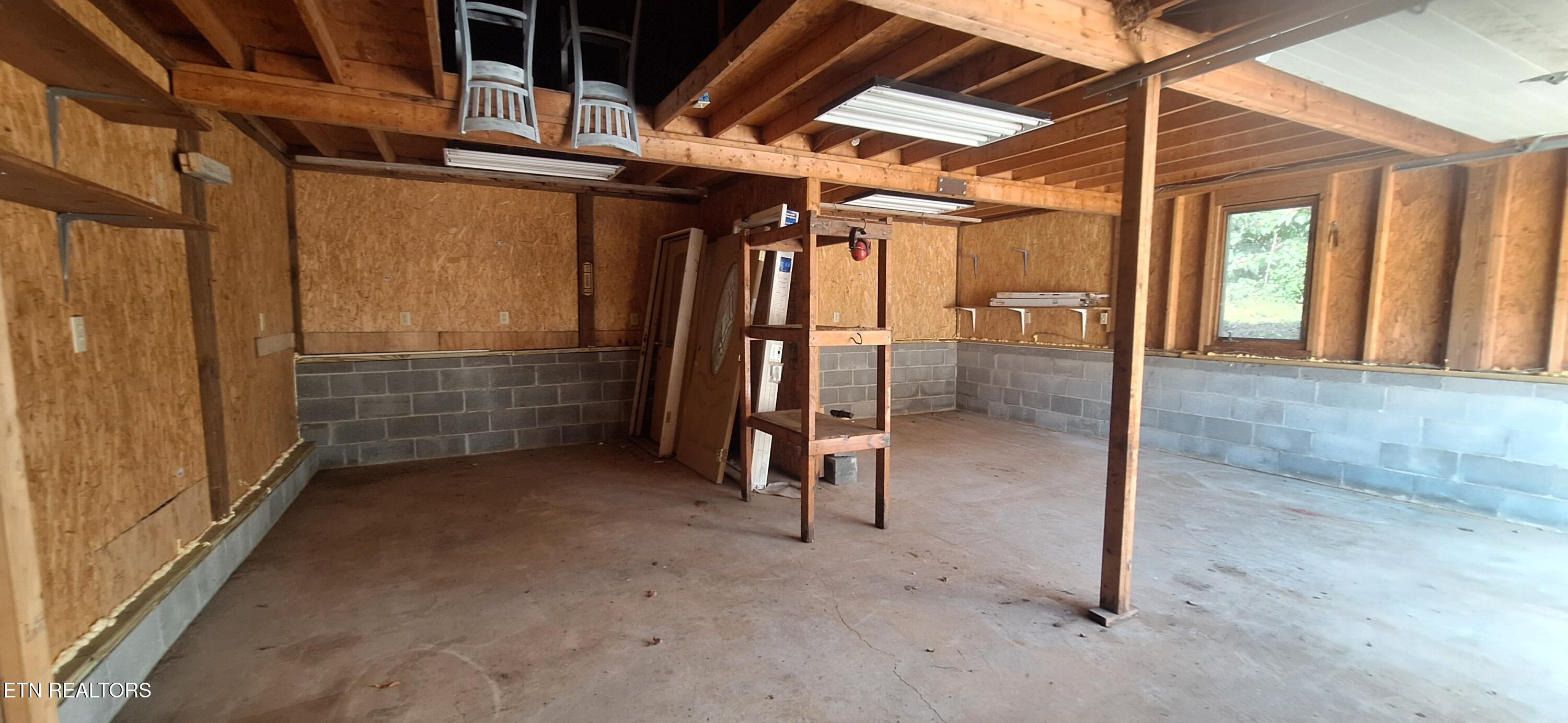 7905 Whitcomb Road Powell TN 37849