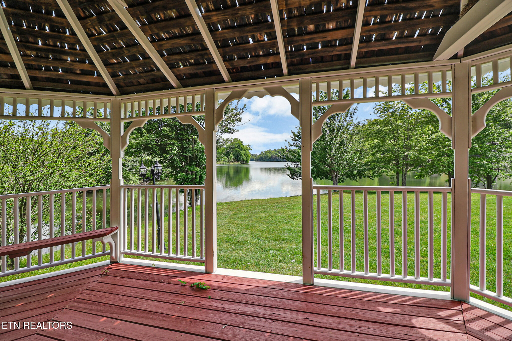 310 Old Stagecoach Place Crossville TN 38571