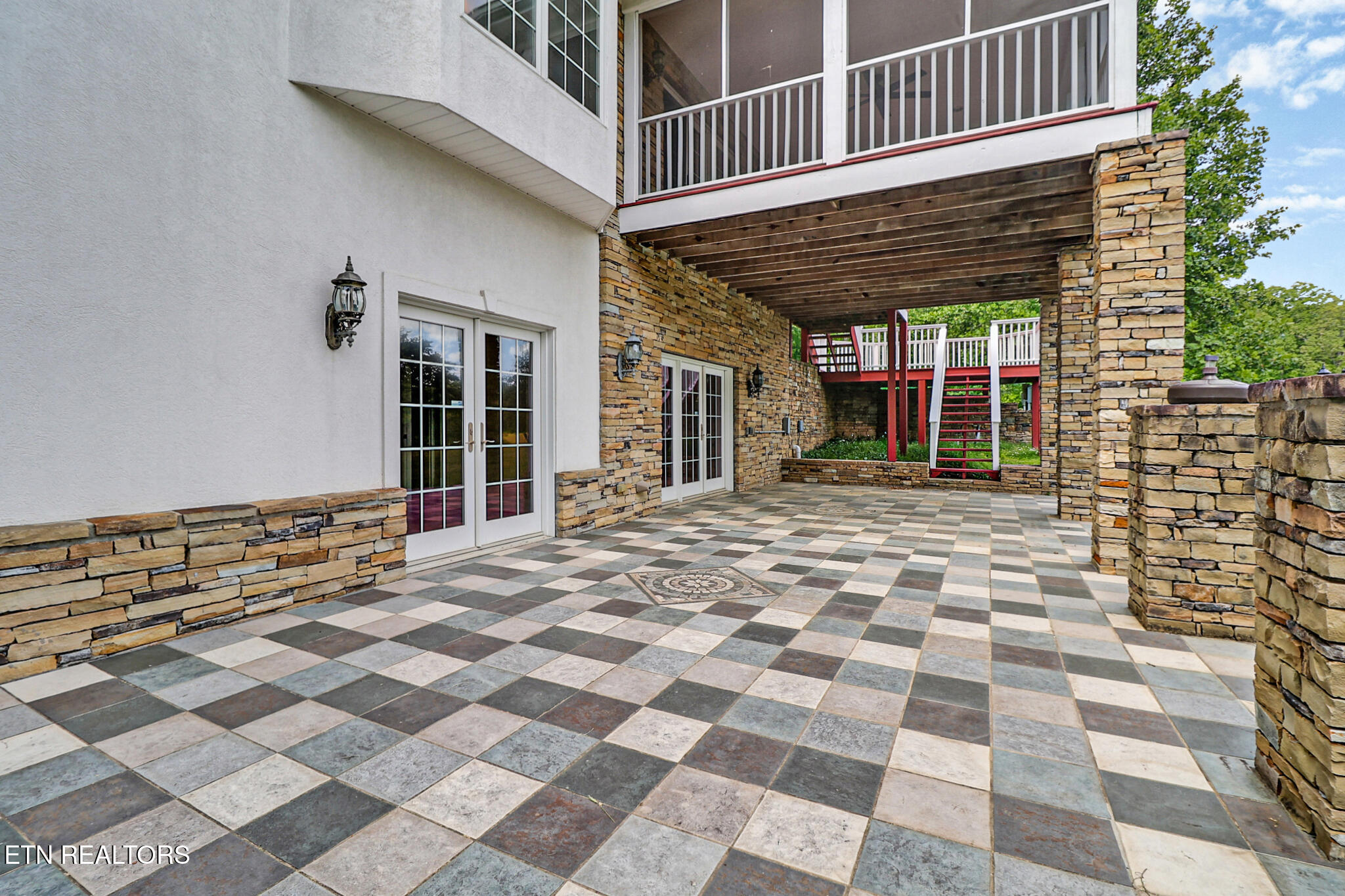 310 Old Stagecoach Place Crossville TN 38571
