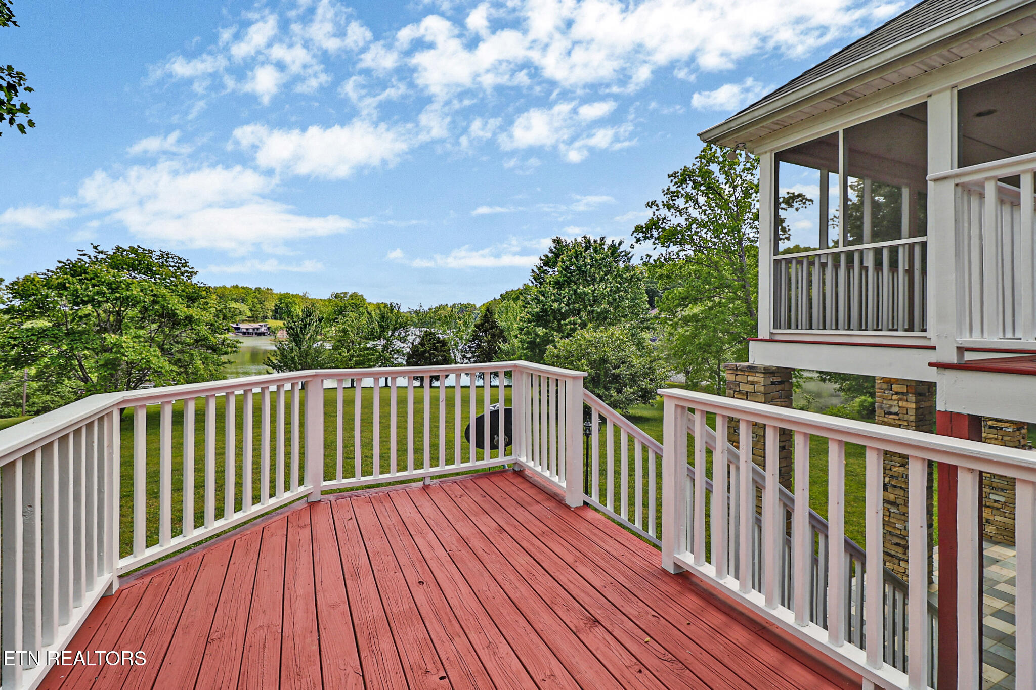 310 Old Stagecoach Place Crossville TN 38571