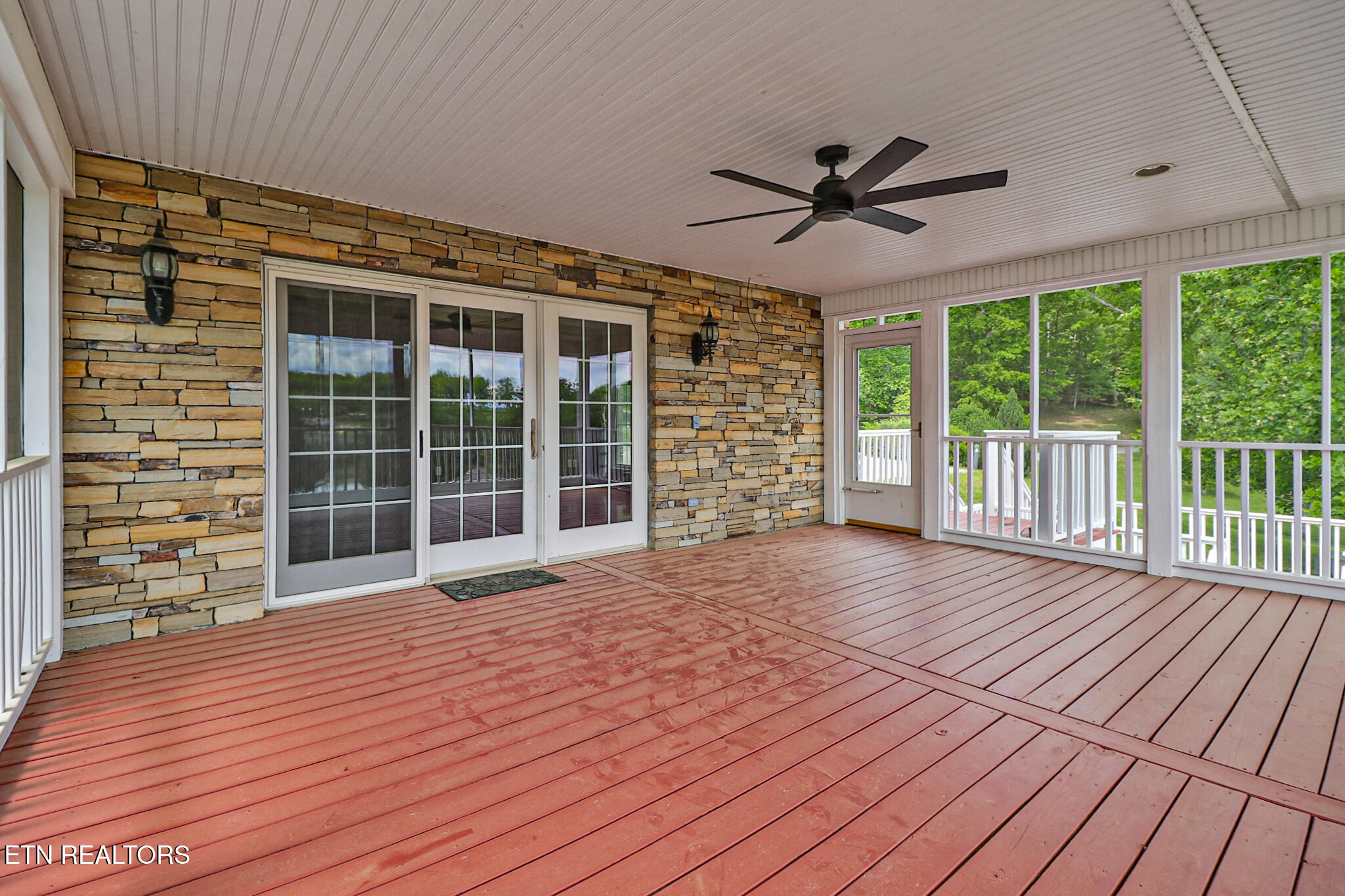 310 Old Stagecoach Place Crossville TN 38571