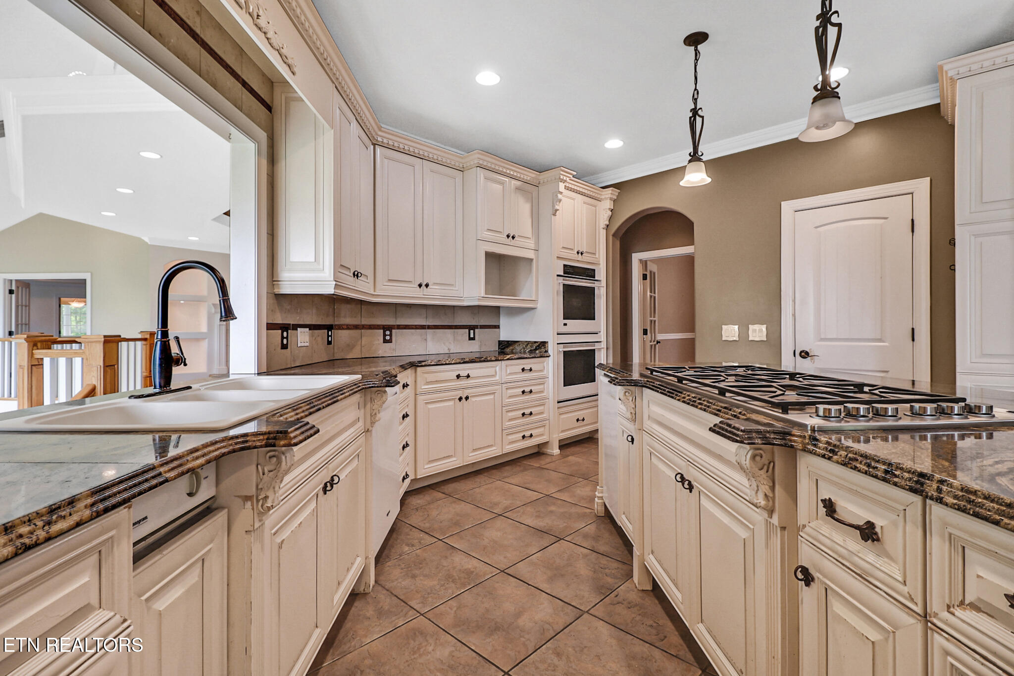 310 Old Stagecoach Place Crossville TN 38571
