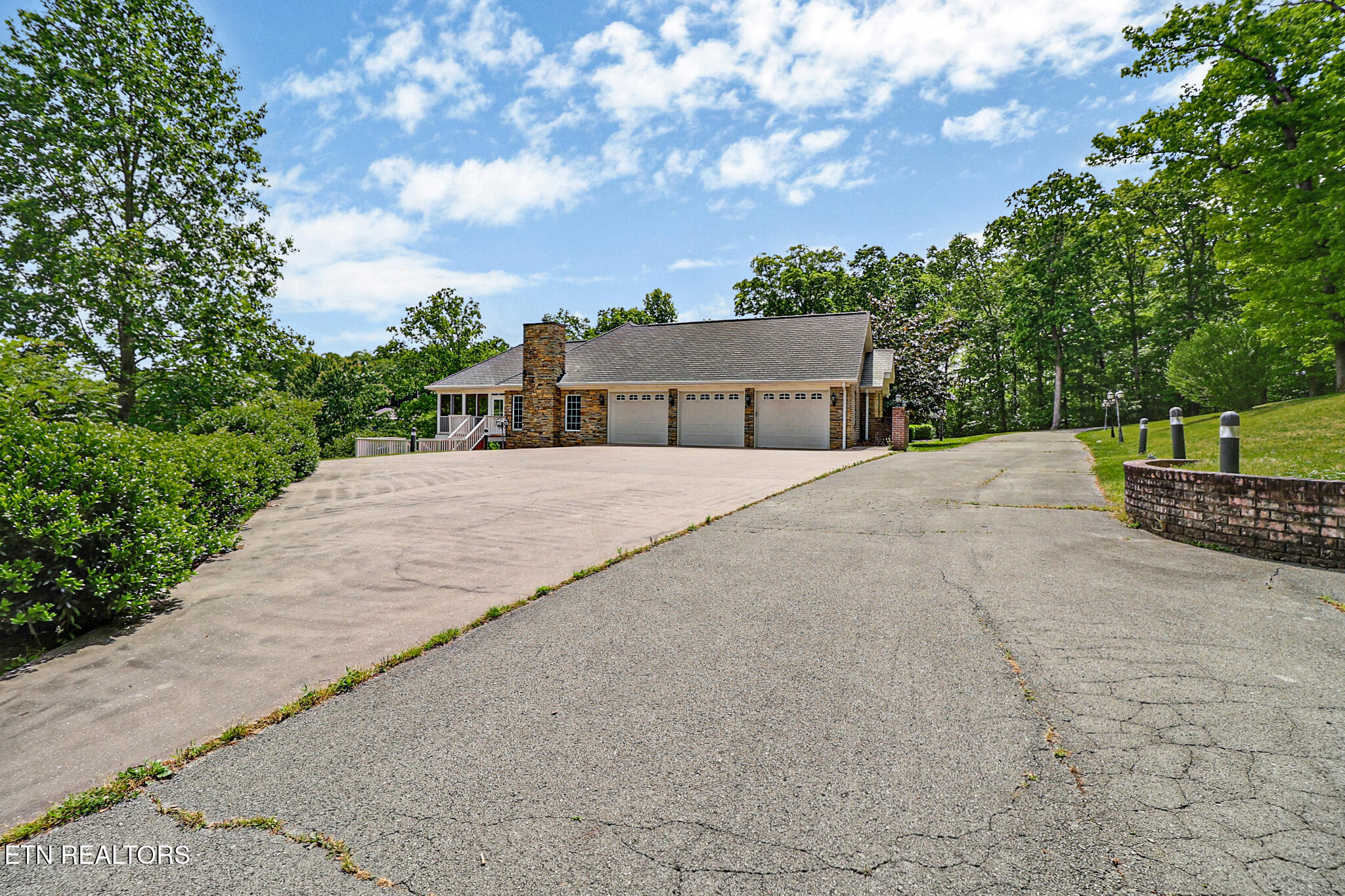 310 Old Stagecoach Place Crossville TN 38571