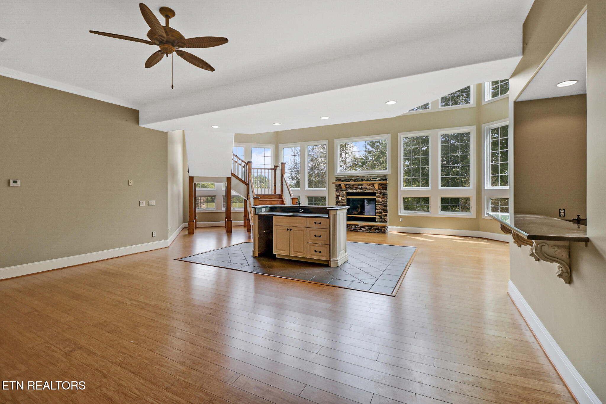 310 Old Stagecoach Place Crossville TN 38571
