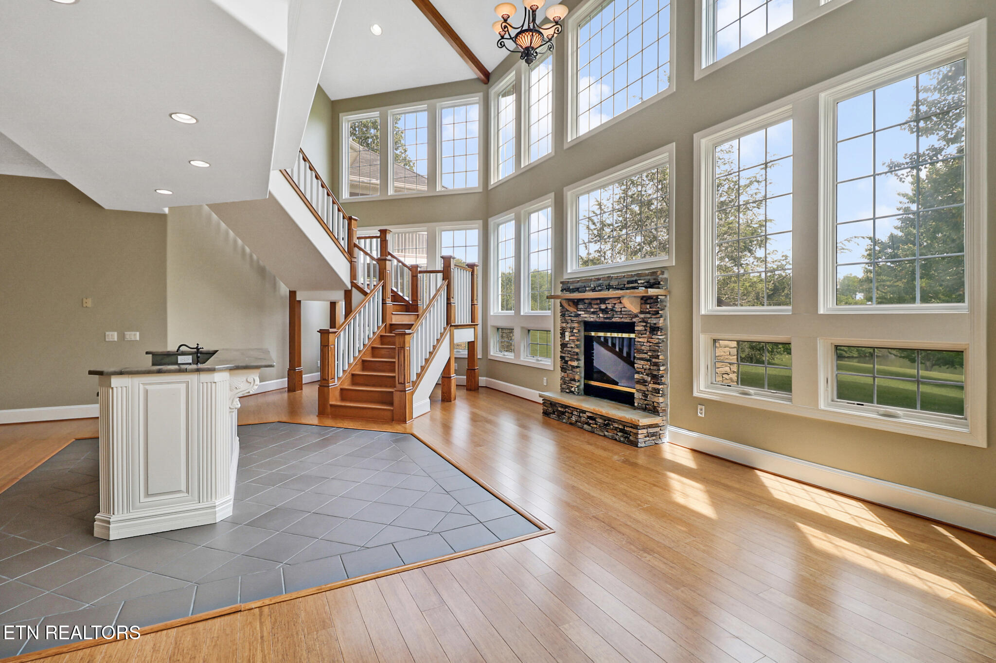 310 Old Stagecoach Place Crossville TN 38571