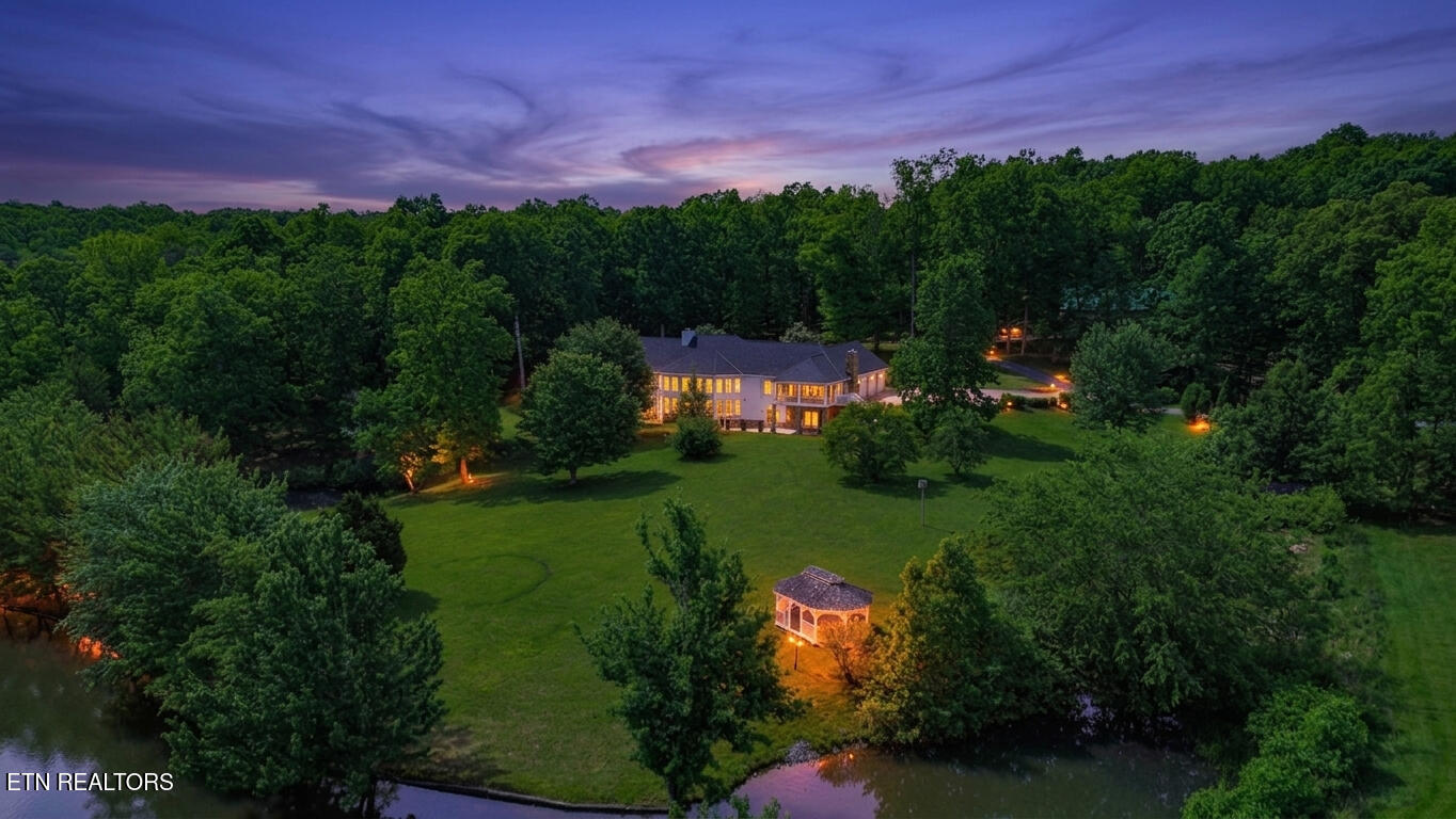 310 Old Stagecoach Place Crossville TN 38571