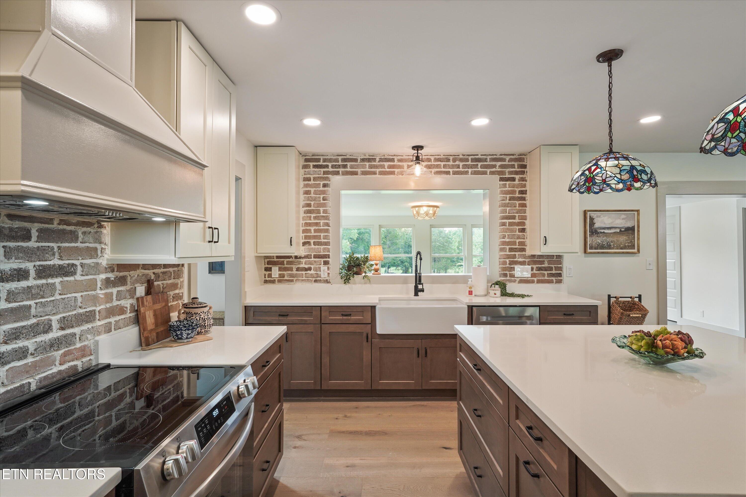 4916 W Beaver Creek Drive Powell TN 37849