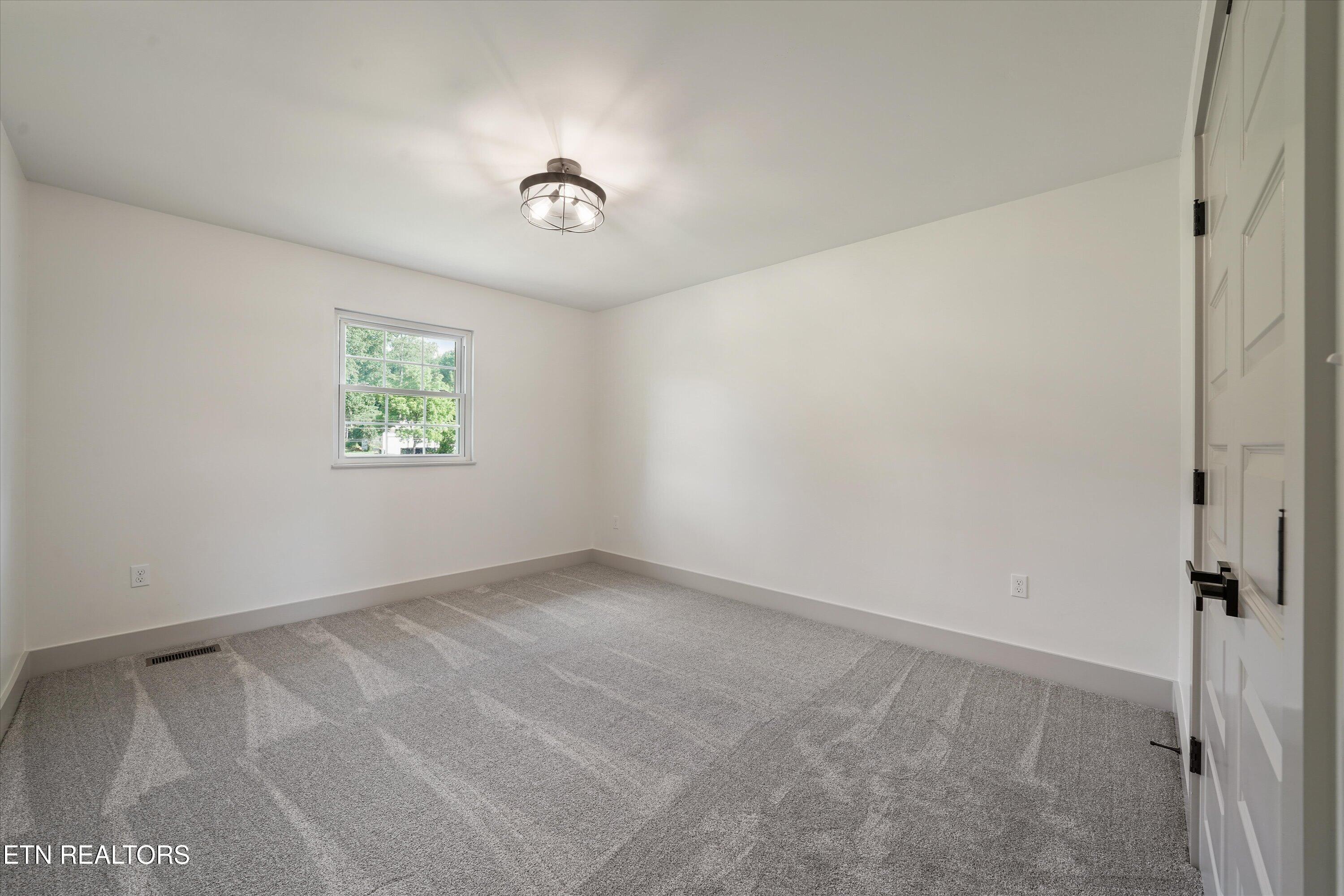 4916 W Beaver Creek Drive Powell TN 37849