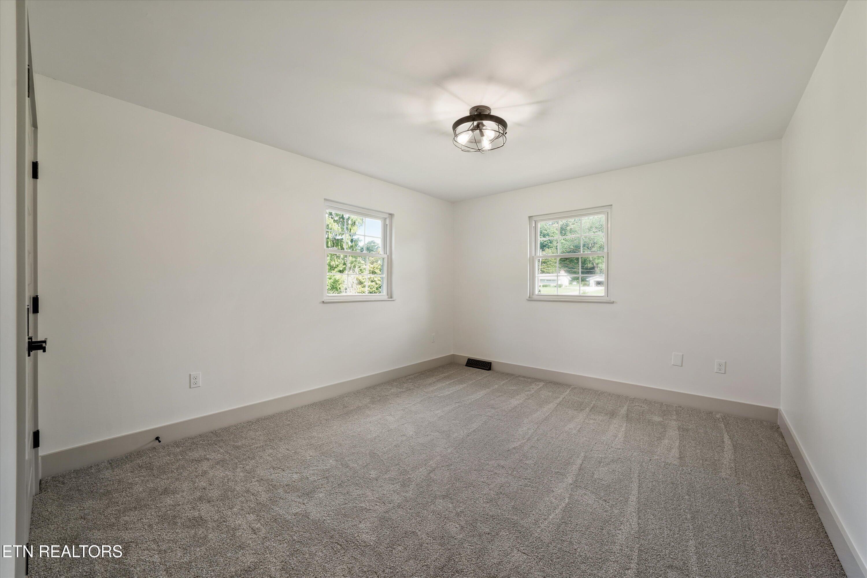 4916 W Beaver Creek Drive Powell TN 37849