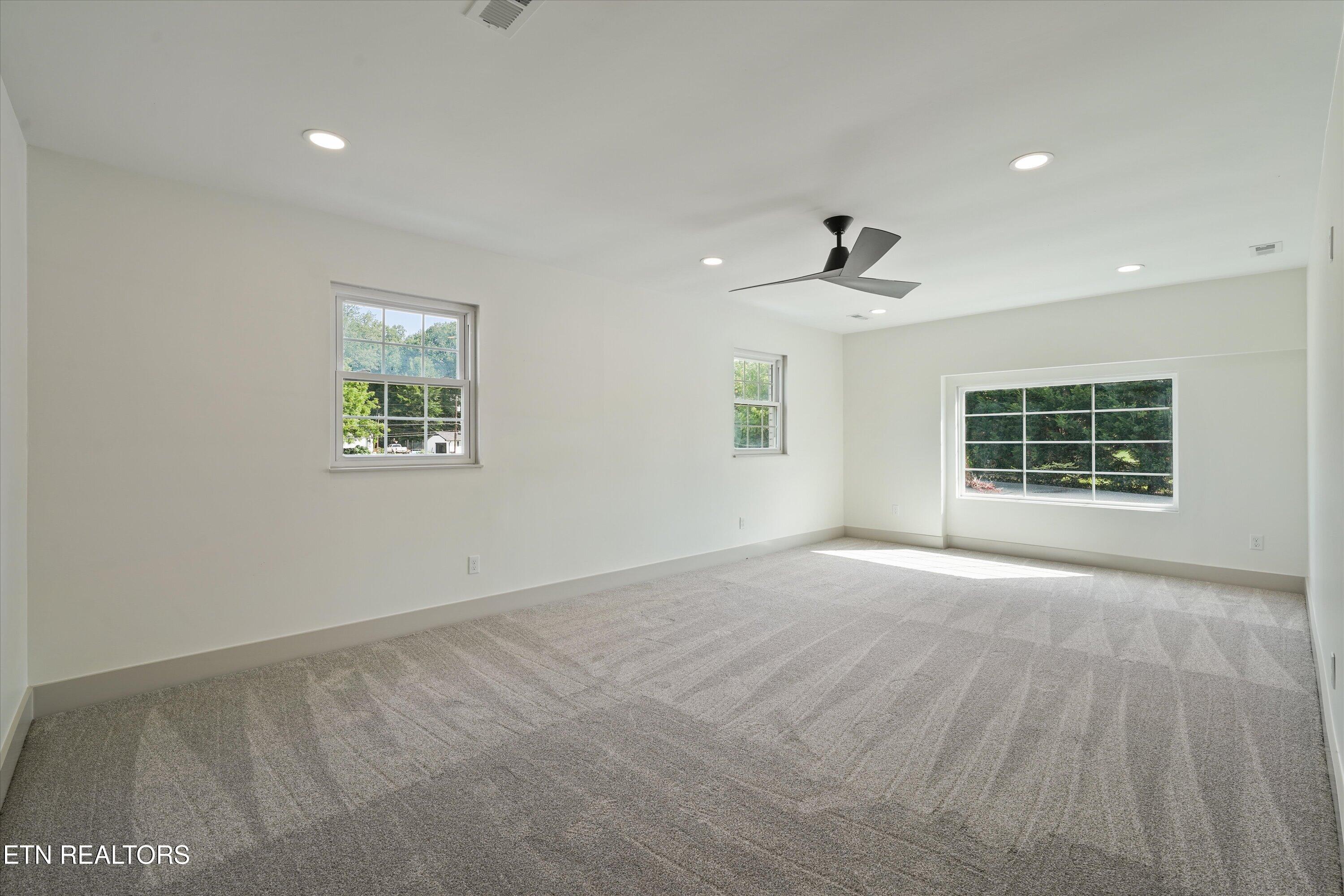4916 W Beaver Creek Drive Powell TN 37849
