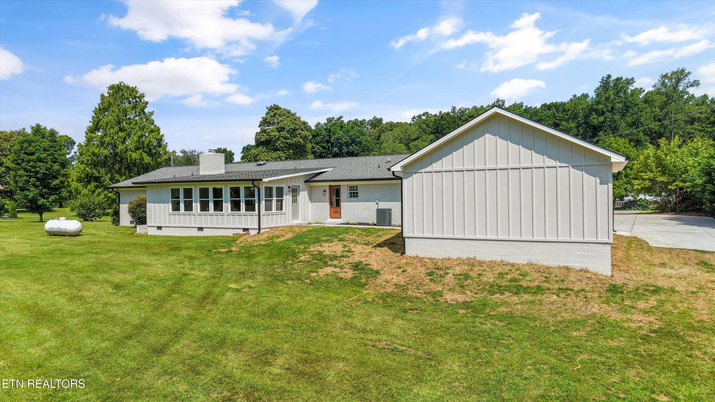4916 W Beaver Creek Drive Powell TN 37849