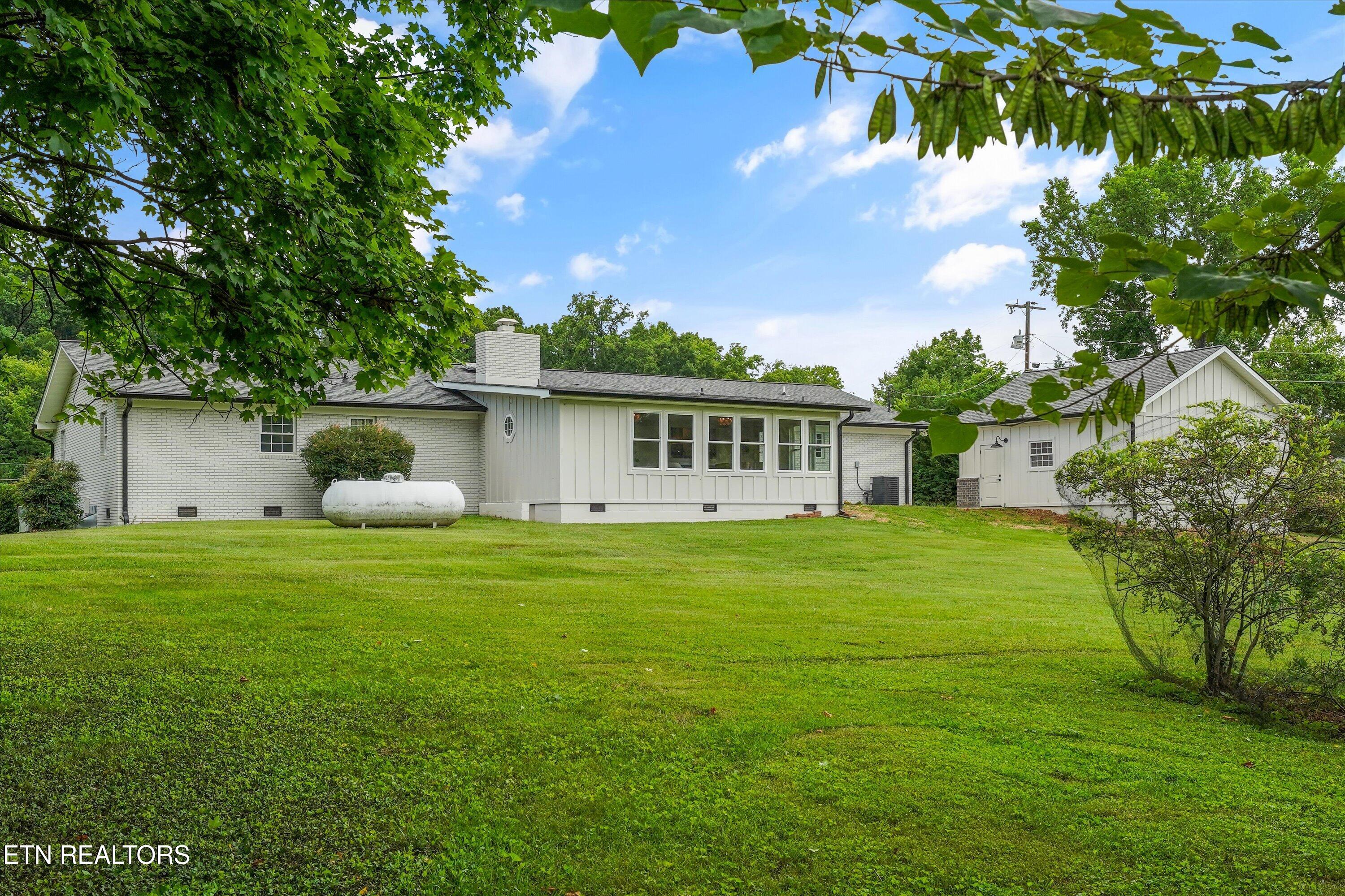 4916 W Beaver Creek Drive Powell TN 37849