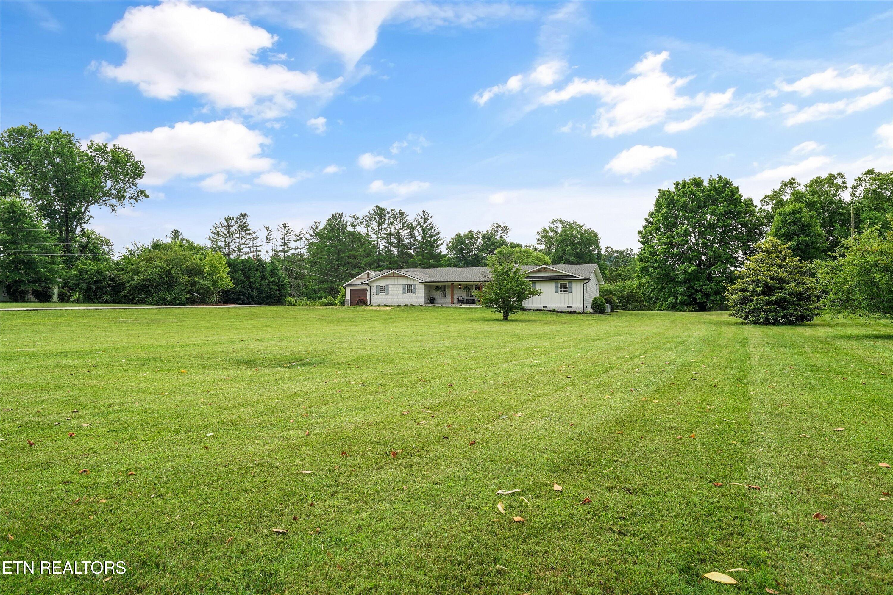 4916 W Beaver Creek Drive Powell TN 37849