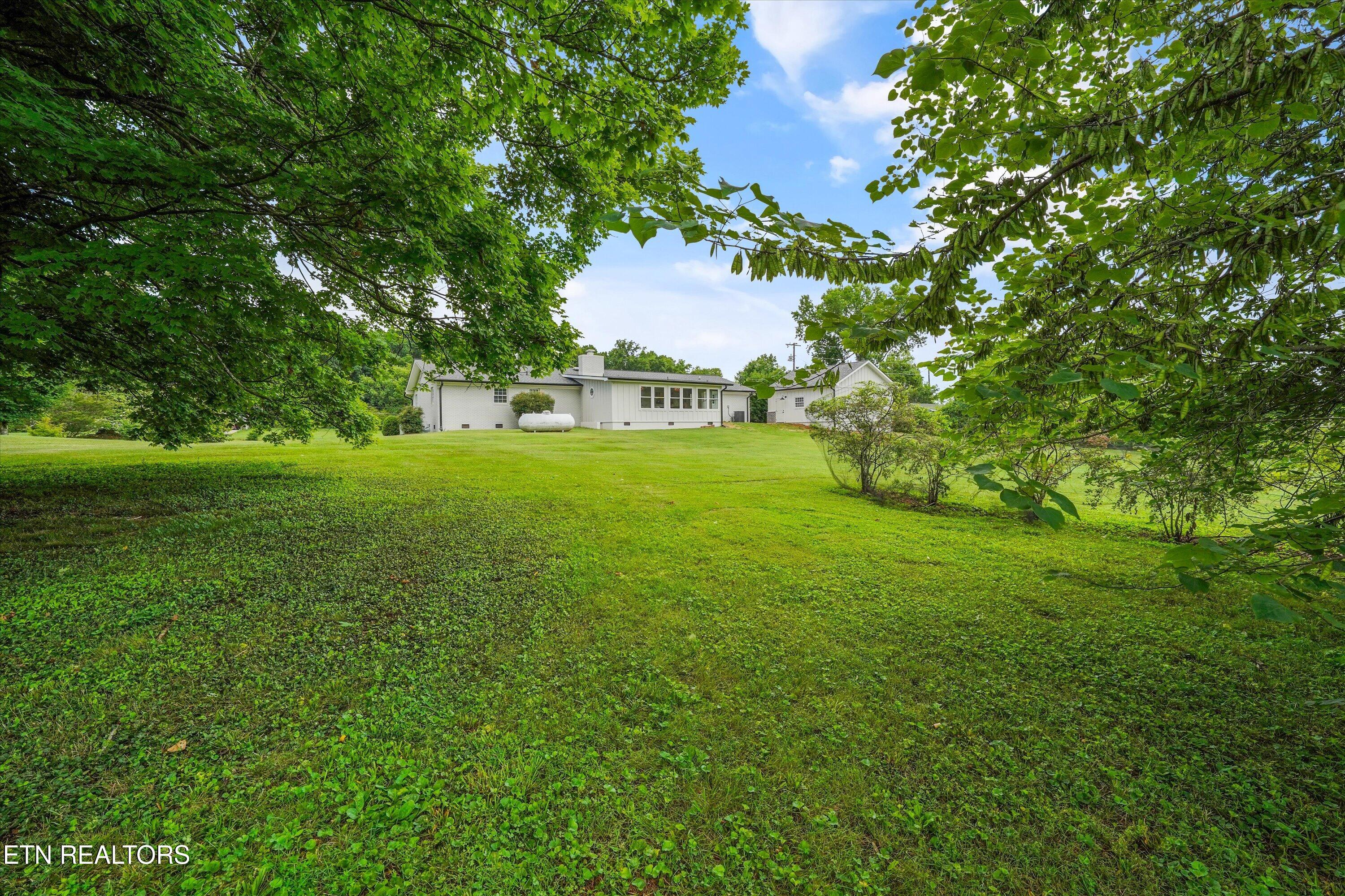 4916 W Beaver Creek Drive Powell TN 37849