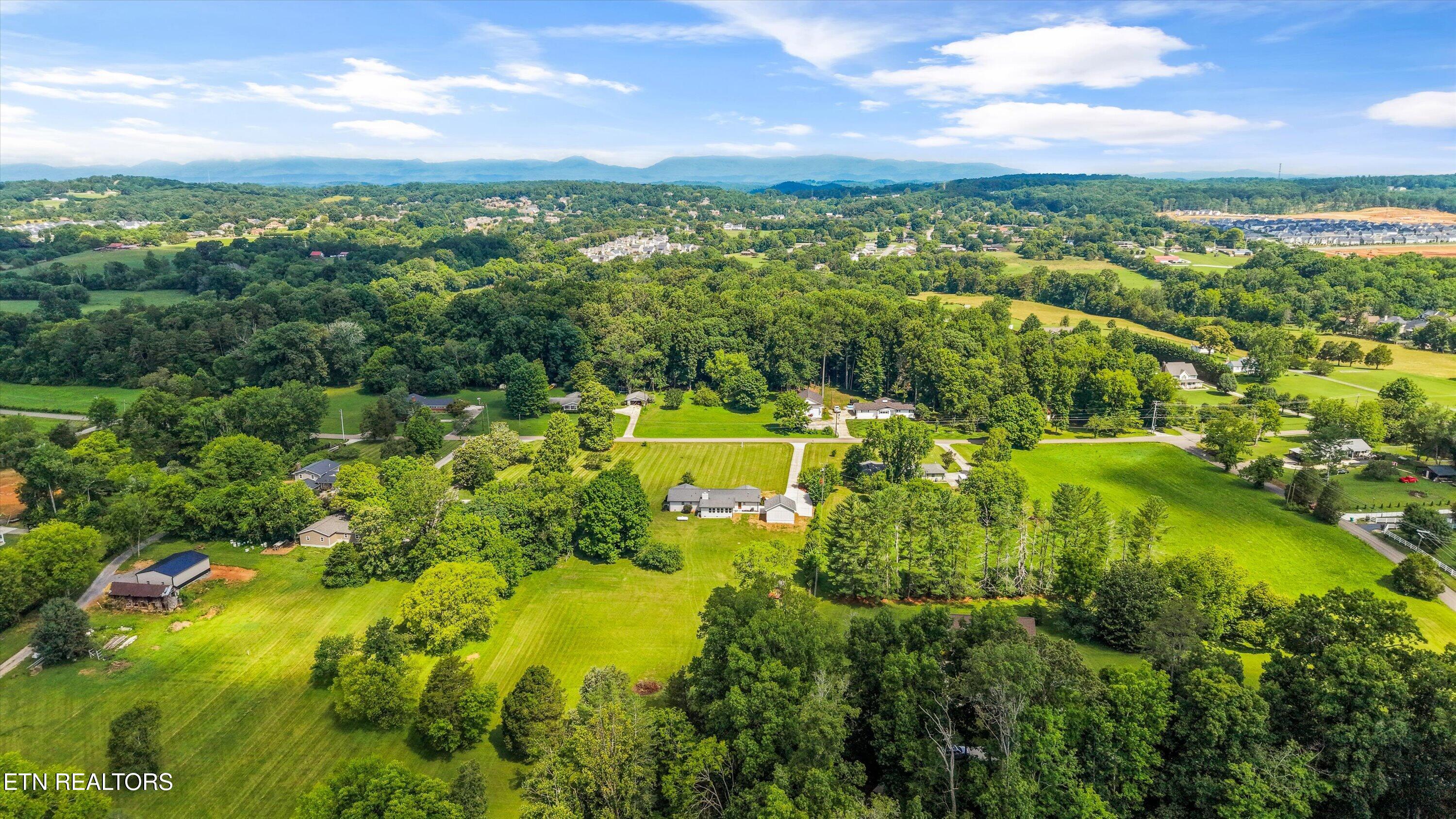 4916 W Beaver Creek Drive Powell TN 37849