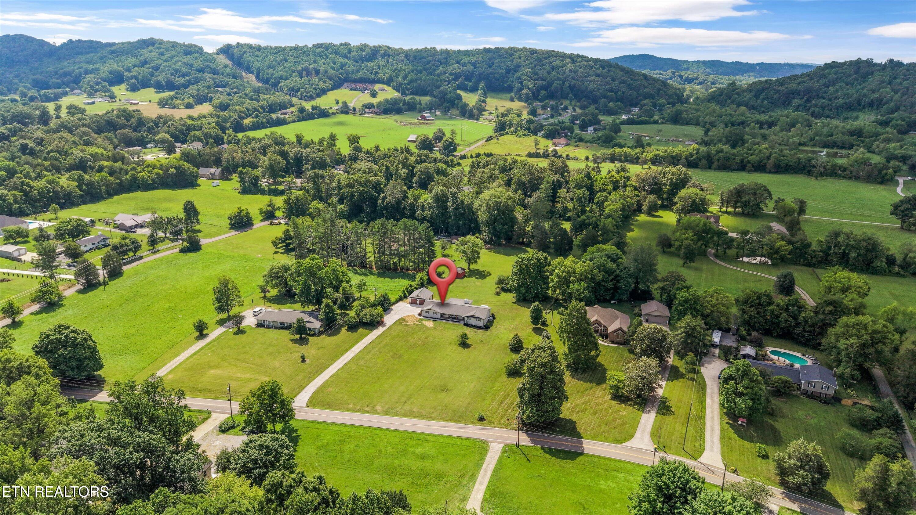 4916 W Beaver Creek Drive Powell TN 37849