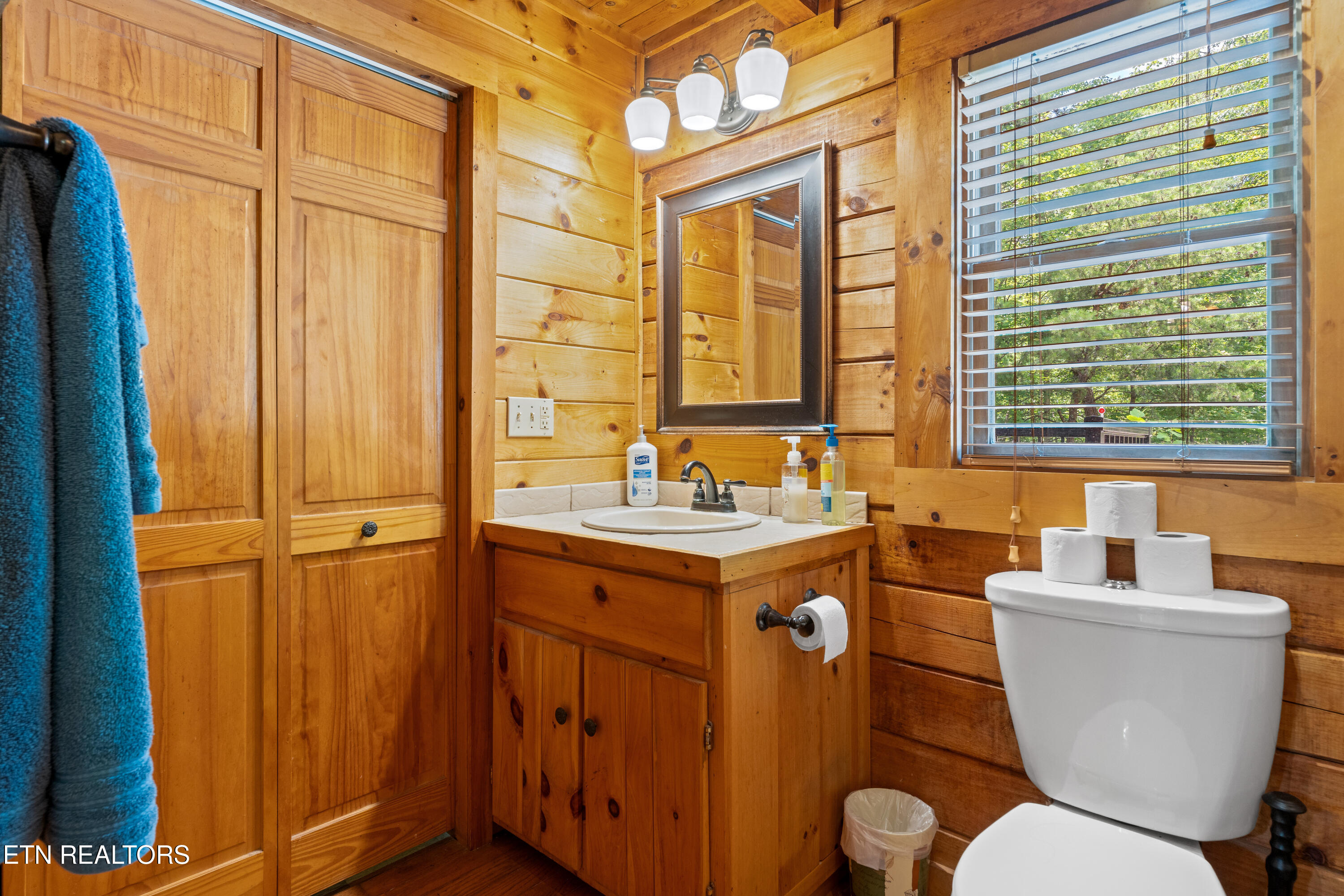 2502 N School House Gap Road Sevierville TN 37876