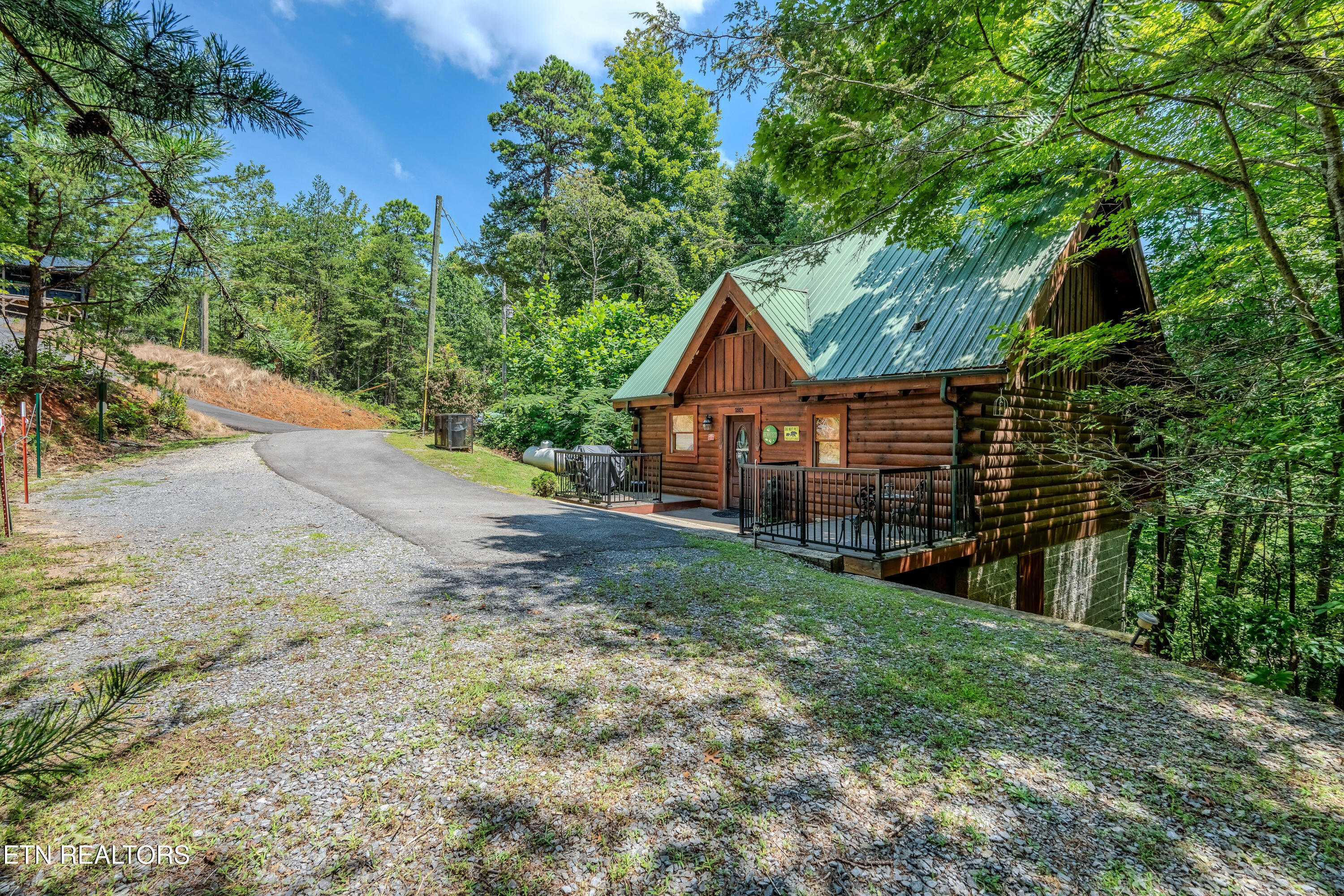 2502 N School House Gap Road Sevierville TN 37876