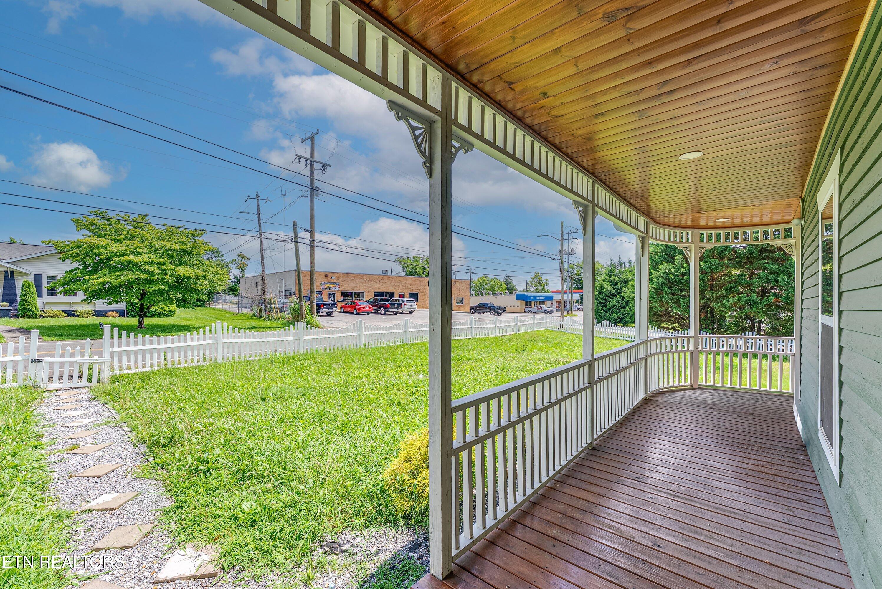 413 E Inskip Drive Knoxville TN 37912
