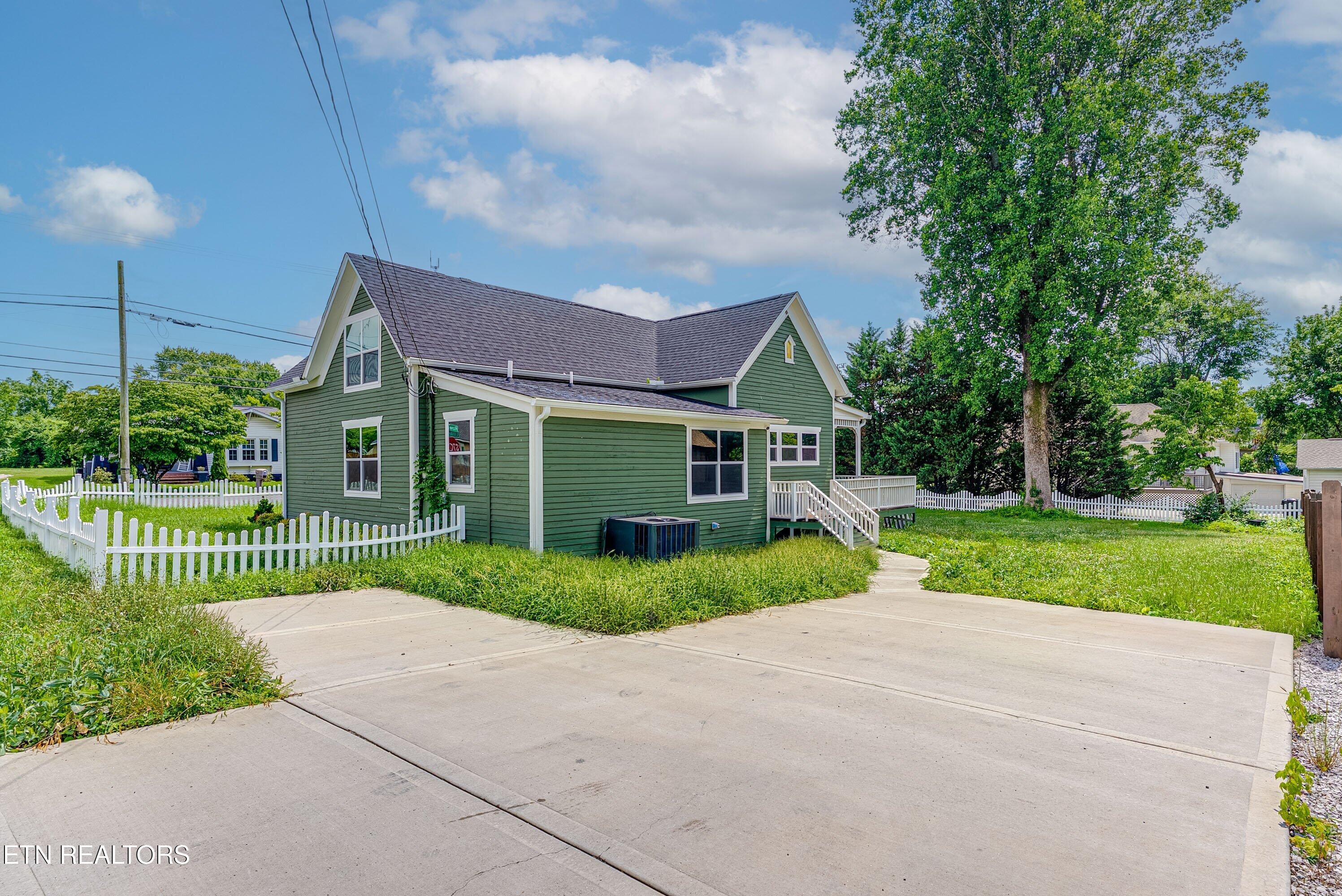 413 E Inskip Drive Knoxville TN 37912