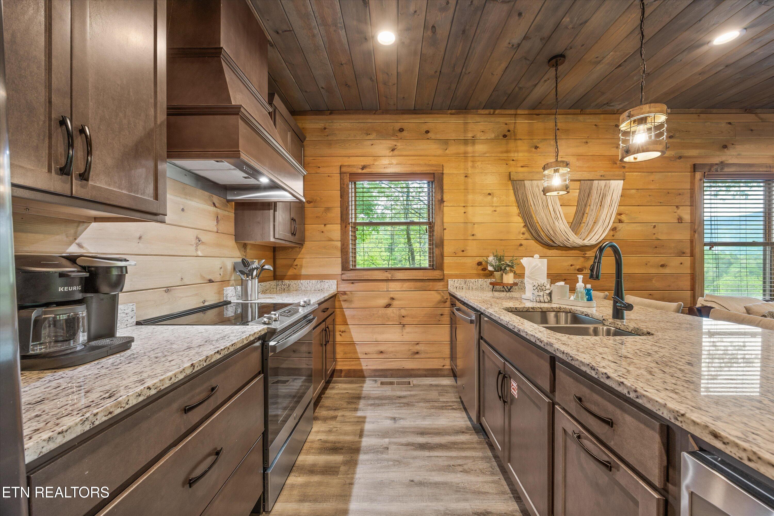 5276 Riversong Way Sevierville TN 37876