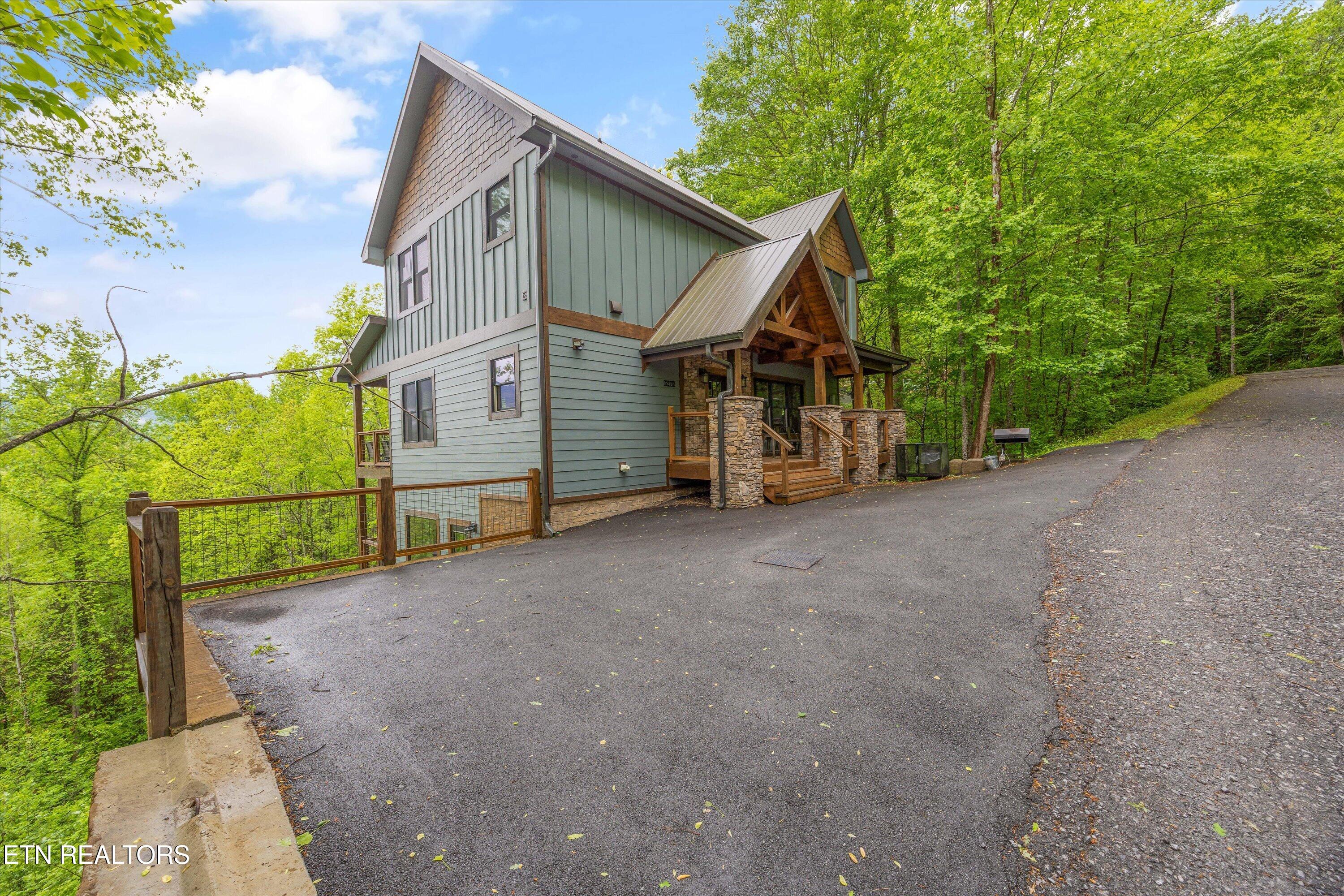 5276 Riversong Way Sevierville TN 37876