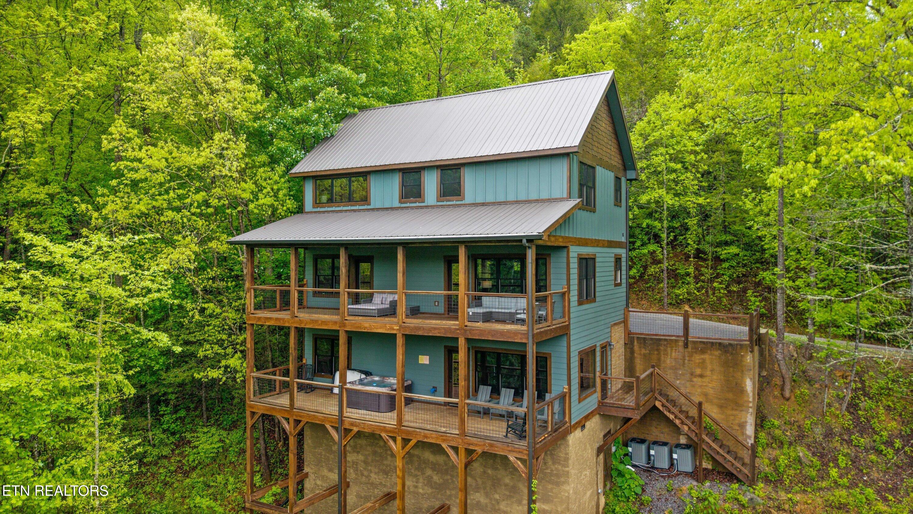 5276 Riversong Way Sevierville TN 37876