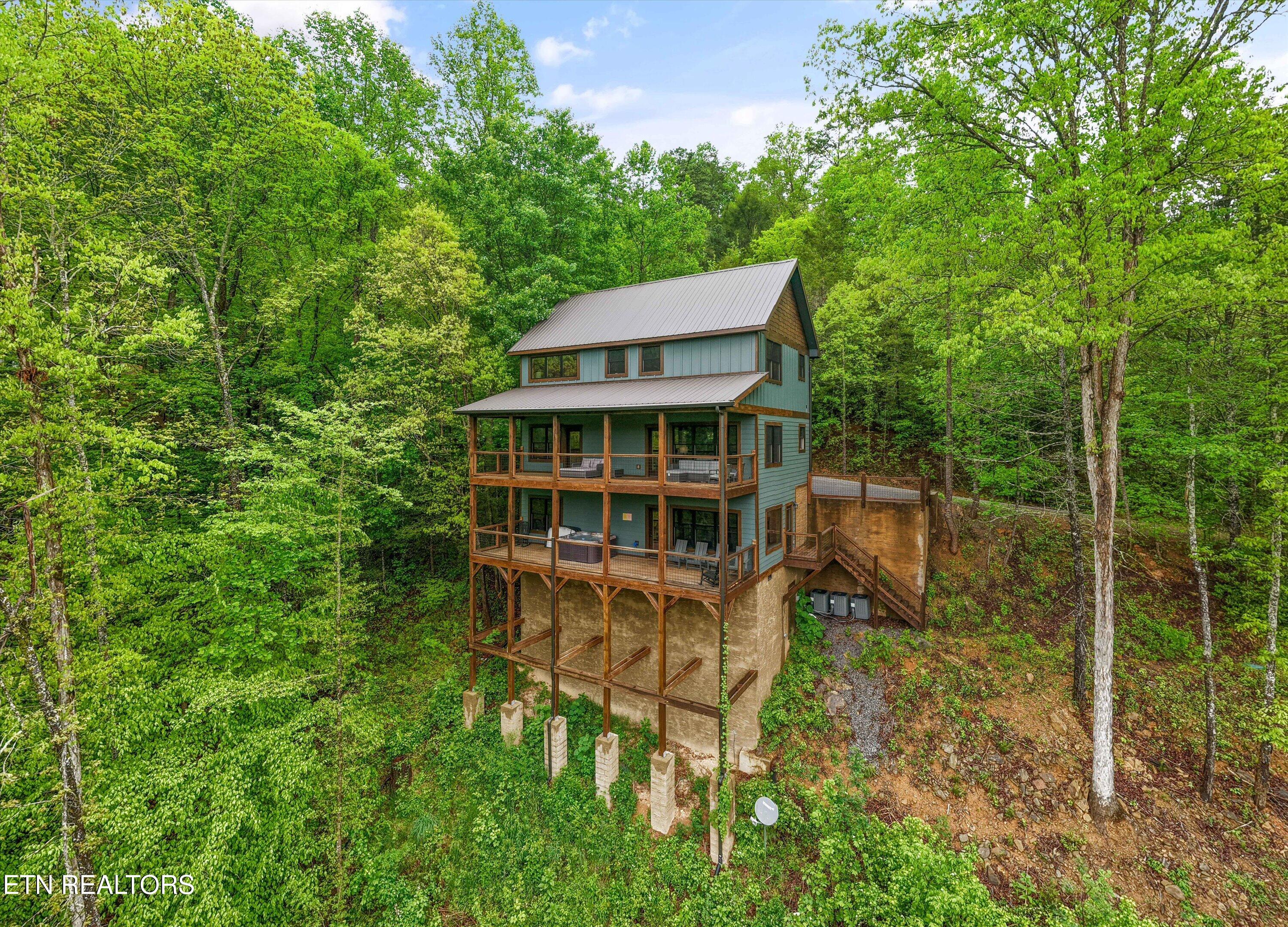 5276 Riversong Way Sevierville TN 37876