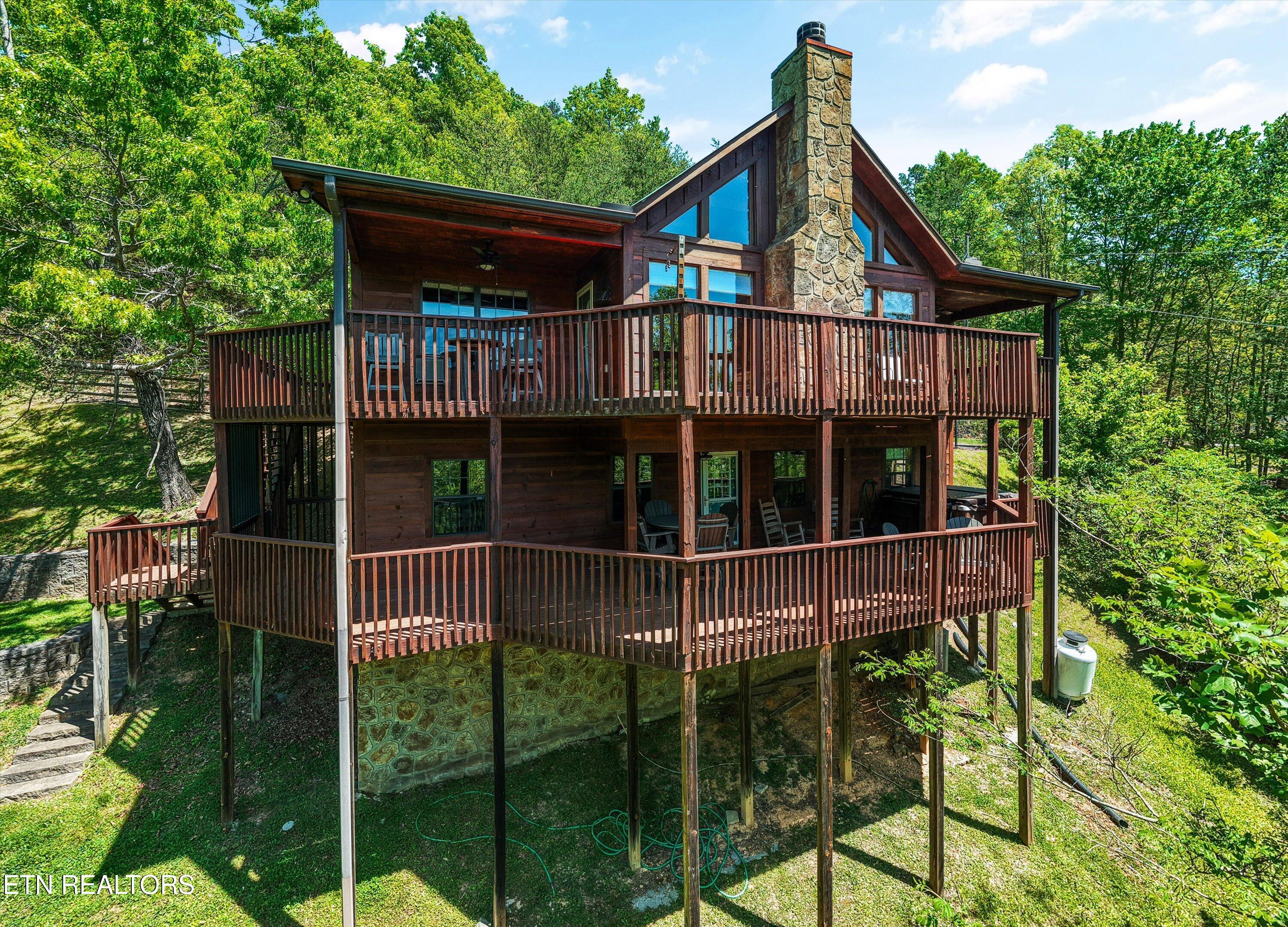 1916 Buds Ridge Way Sevierville TN 37862