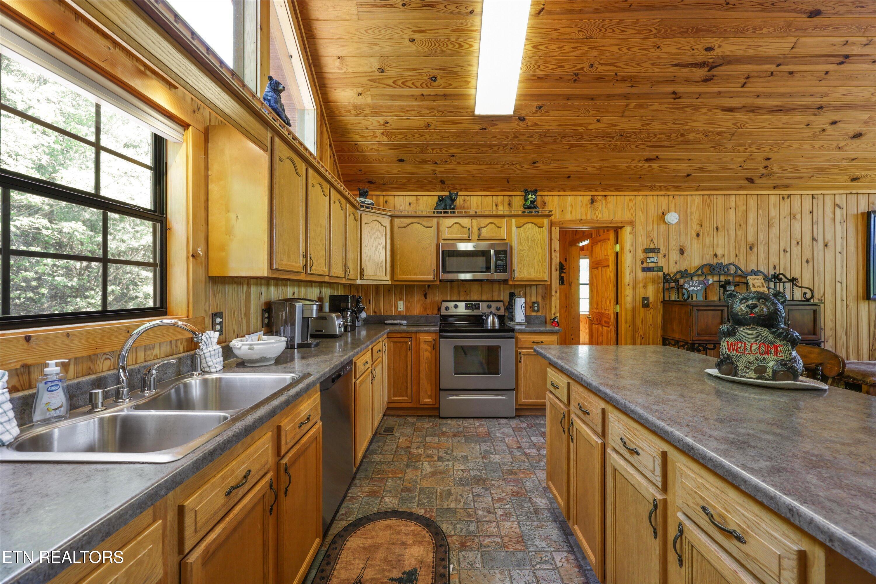1916 Buds Ridge Way Sevierville TN 37862