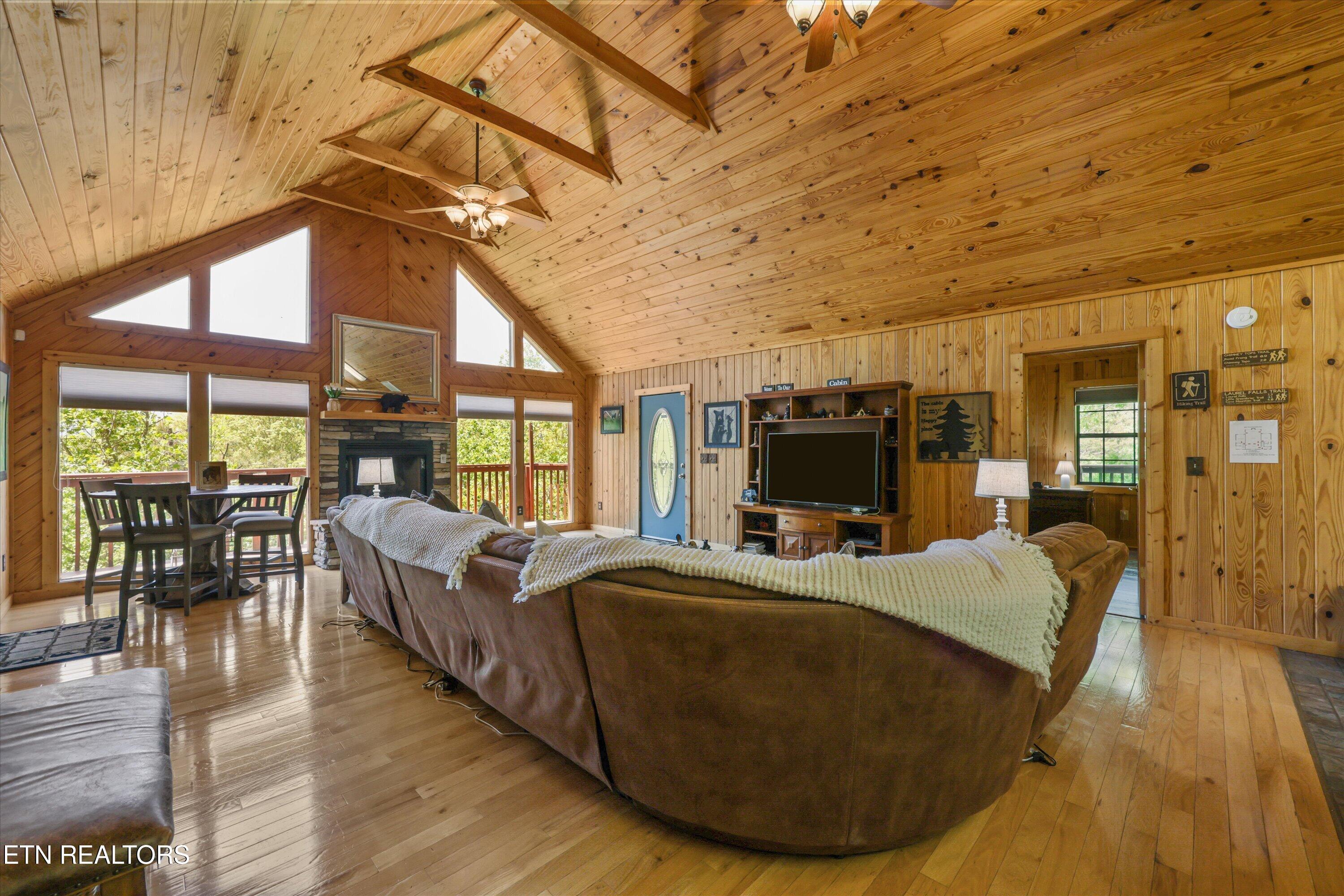 1916 Buds Ridge Way Sevierville TN 37862