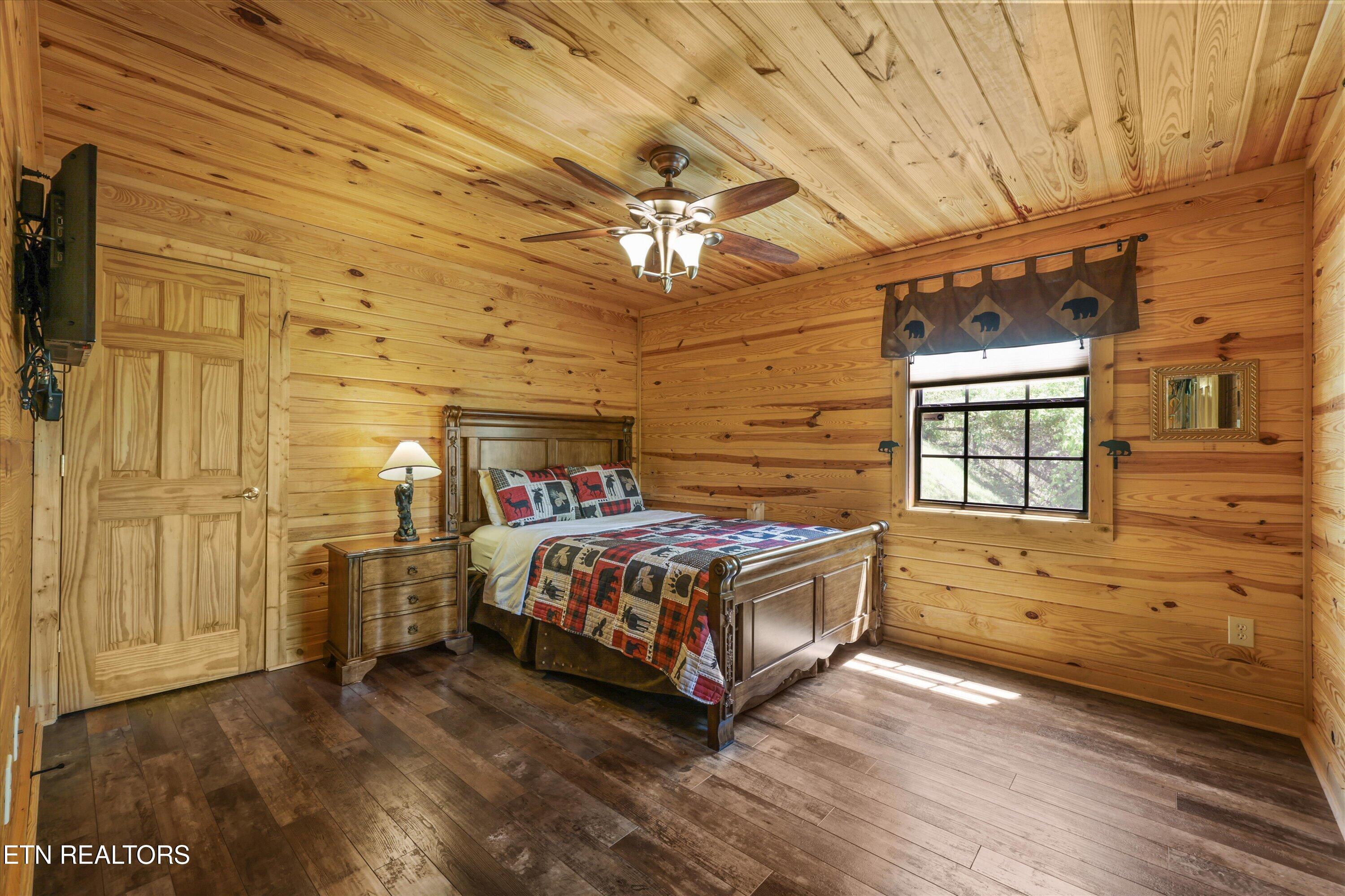 1916 Buds Ridge Way Sevierville TN 37862
