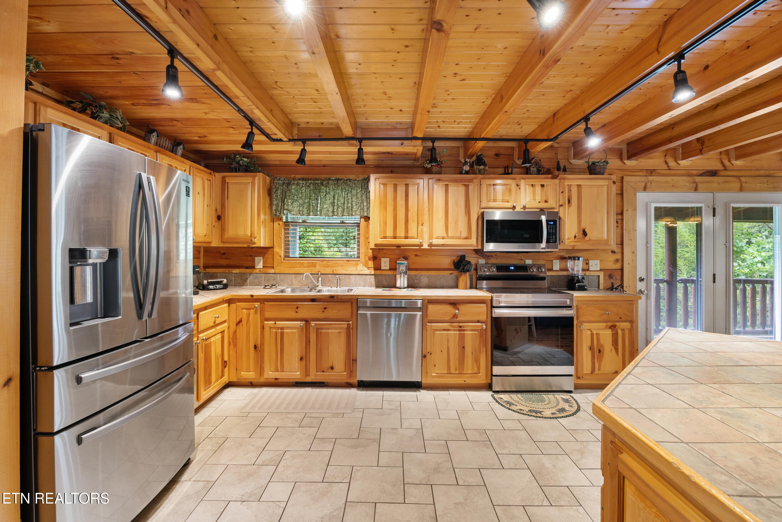 4420 Shangrila Way Sevierville TN 37876