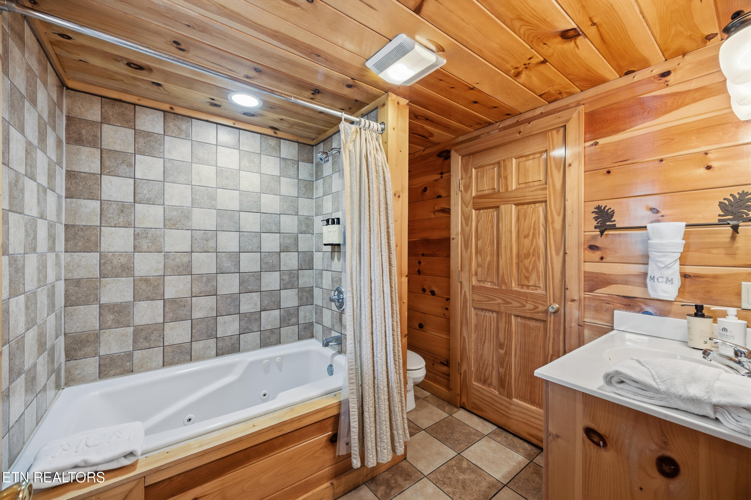 4420 Shangrila Way Sevierville TN 37876