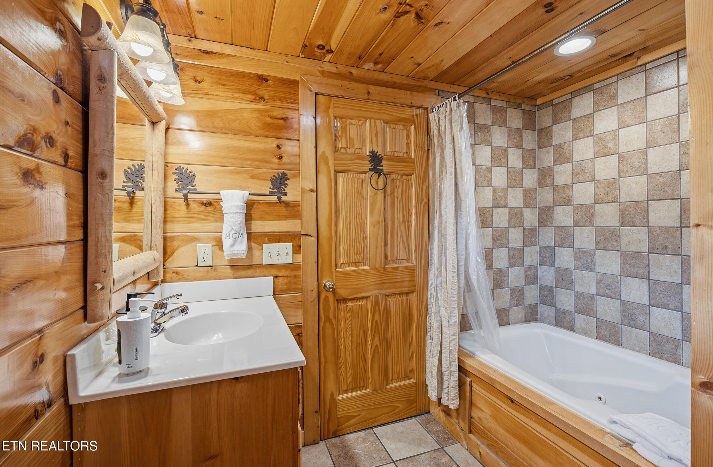 4420 Shangrila Way Sevierville TN 37876