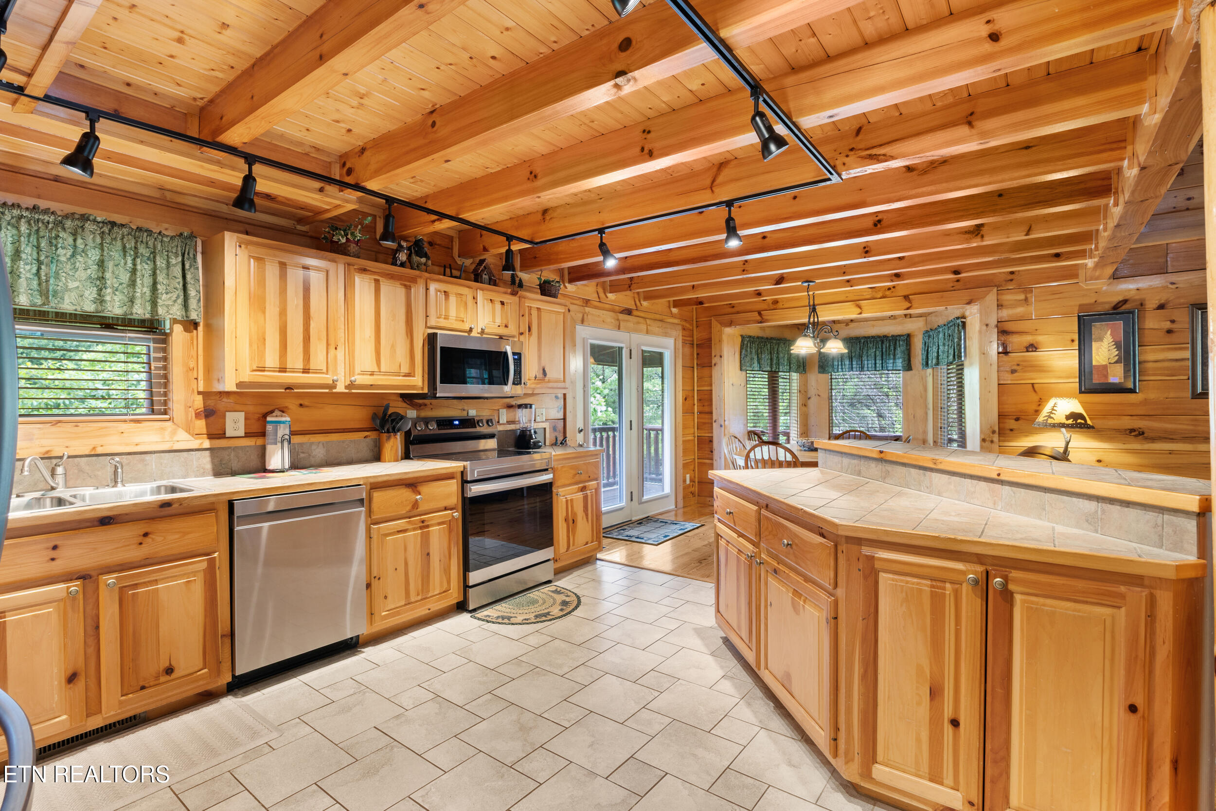 4420 Shangrila Way Sevierville TN 37876
