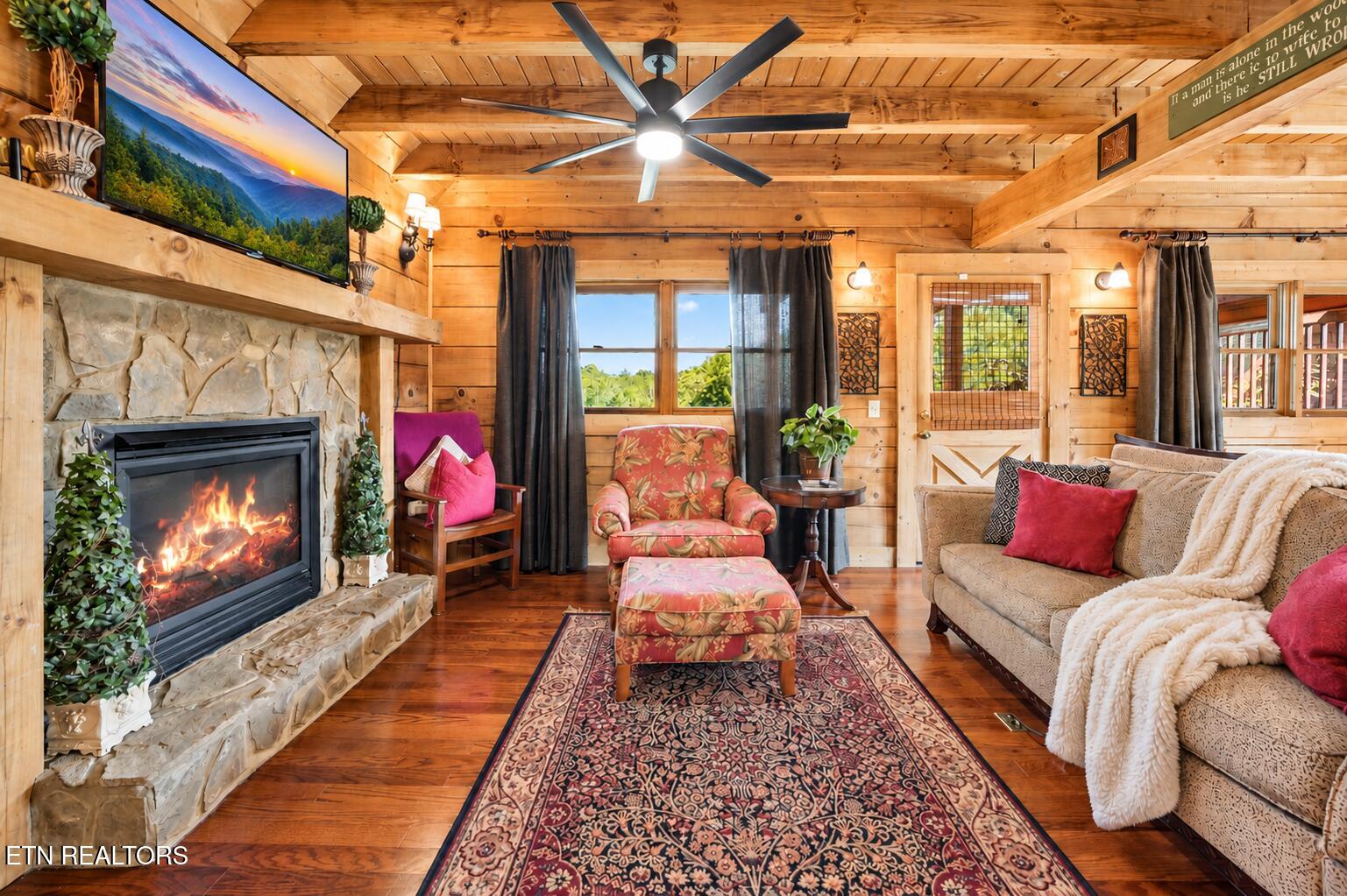 1619 J E D Trail Sevierville TN 37862