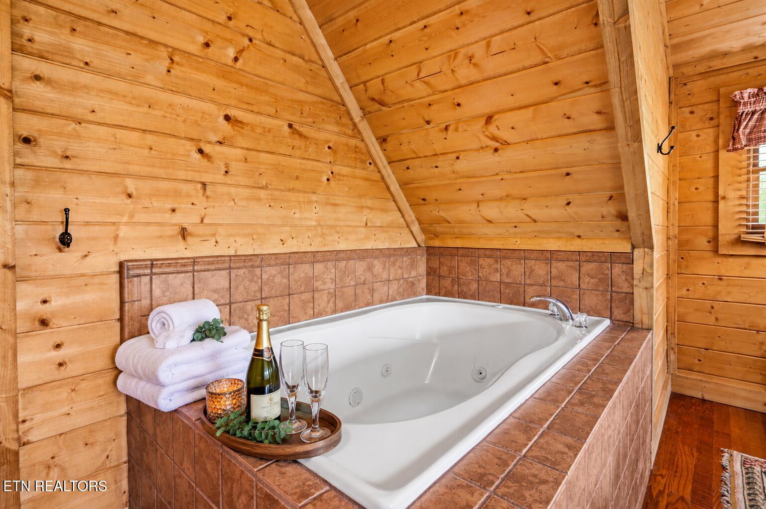 1619 J E D Trail Sevierville TN 37862