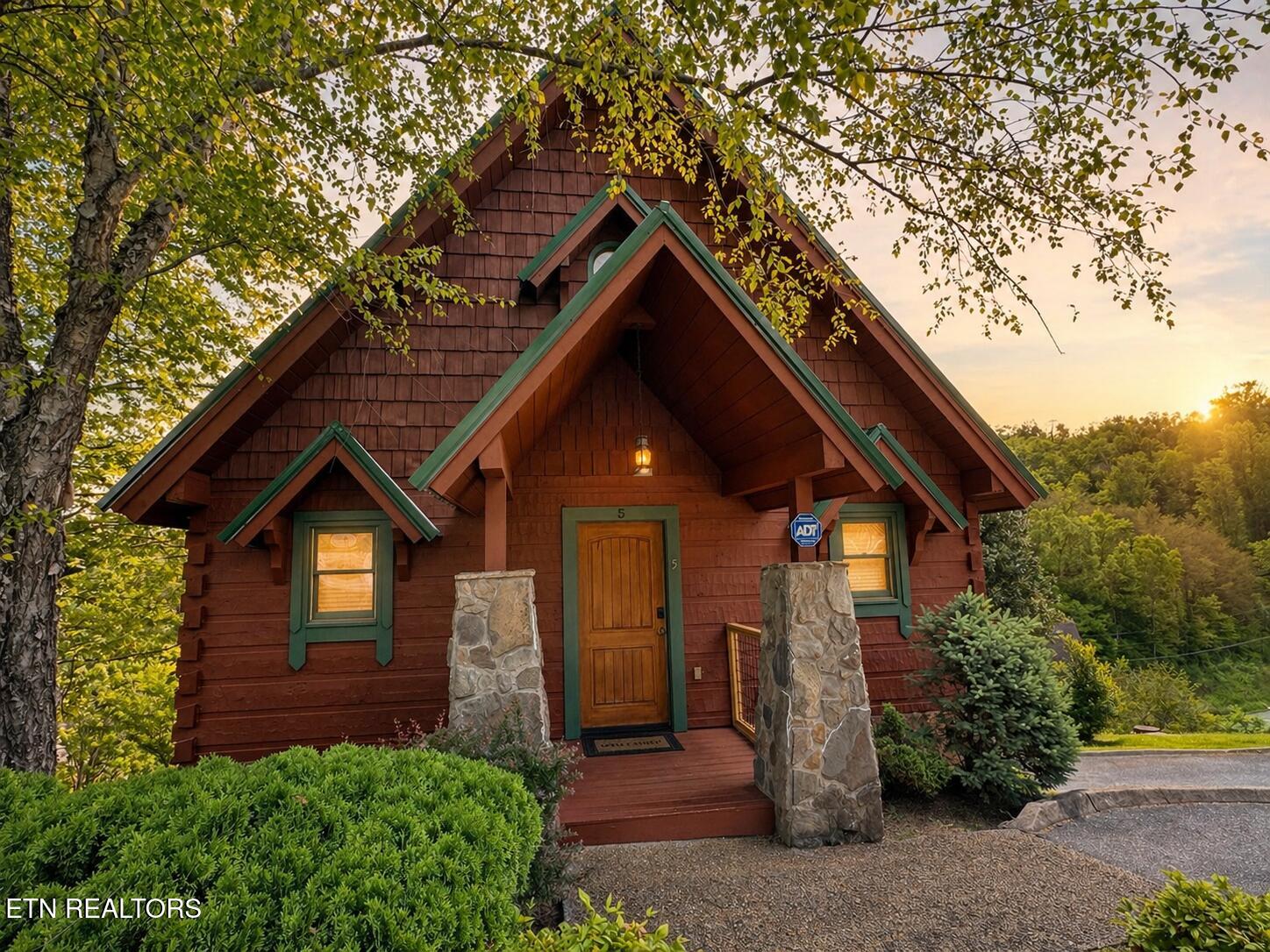 1619 J E D Trail Sevierville TN 37862