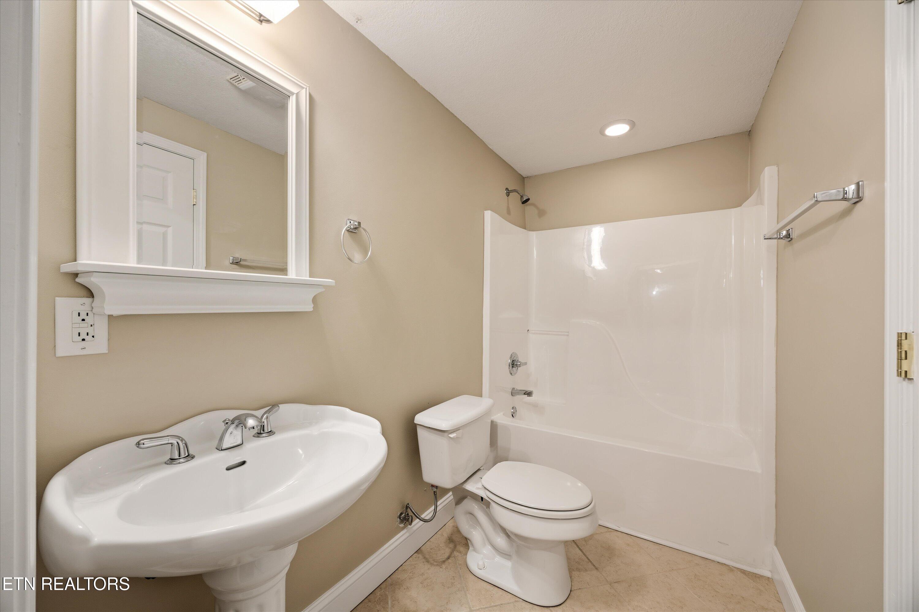 1117 Amber Glades Lane Knoxville TN 37922