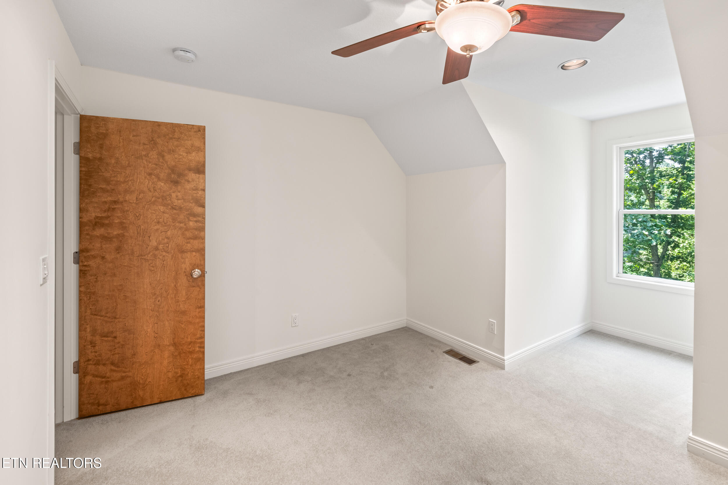 134 Holly Lane Kingston TN 37763